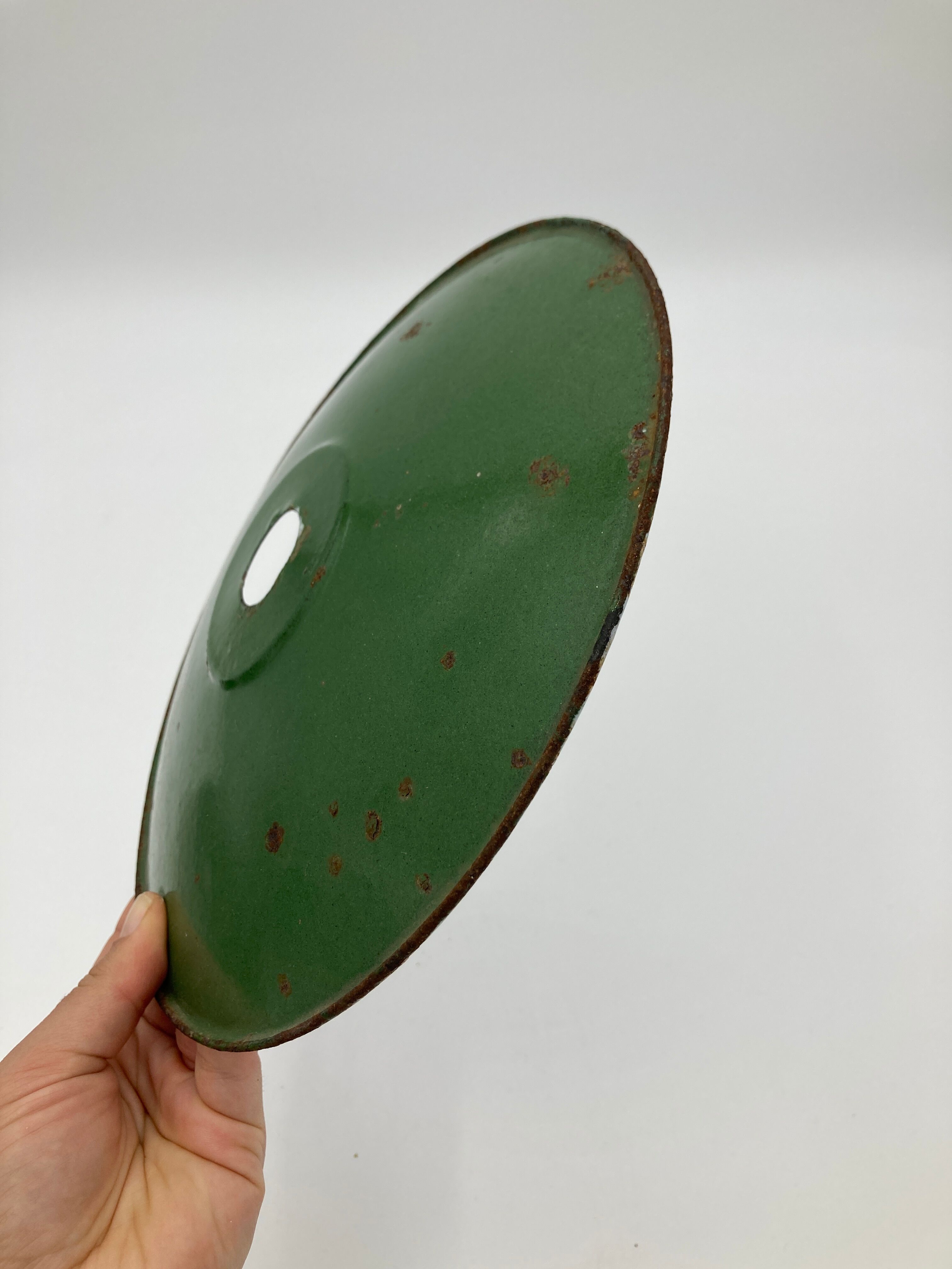Green enamel suspension