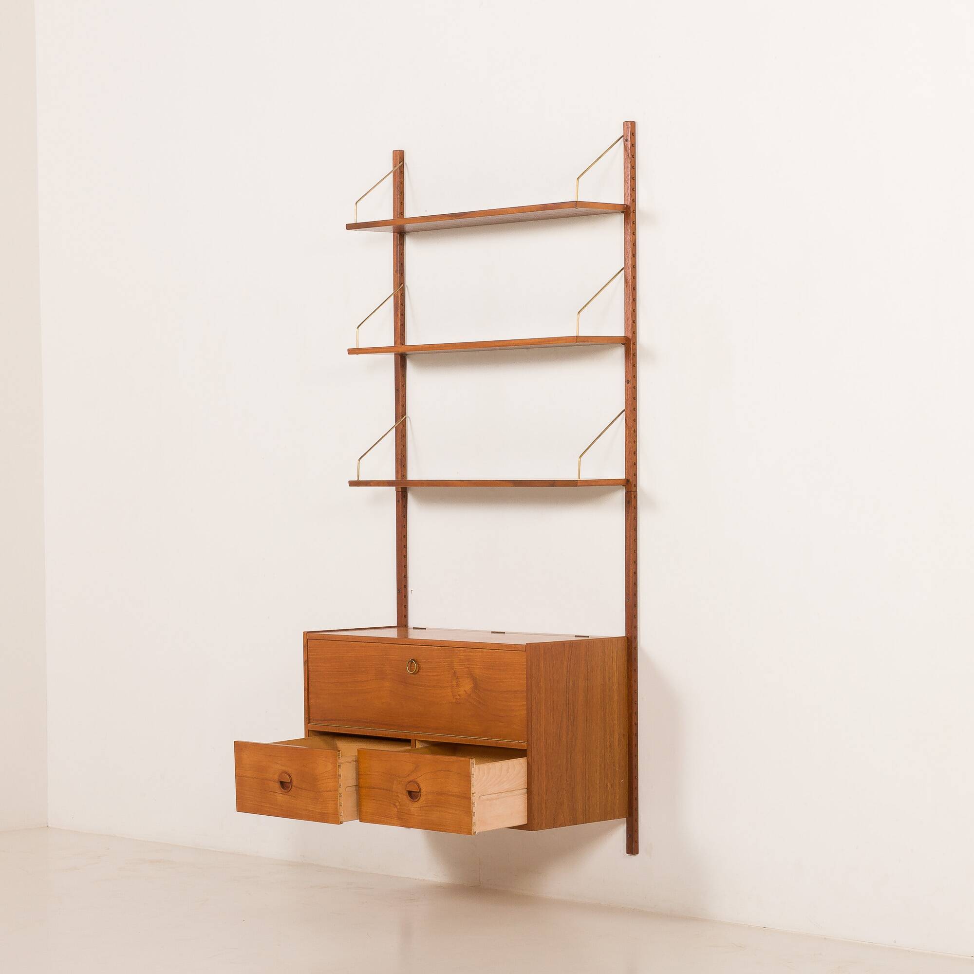 Hansen and Guldborg teak shelving unit, Denmark, 1960s