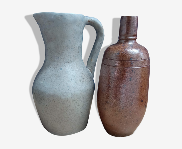 Vases en grès ancien