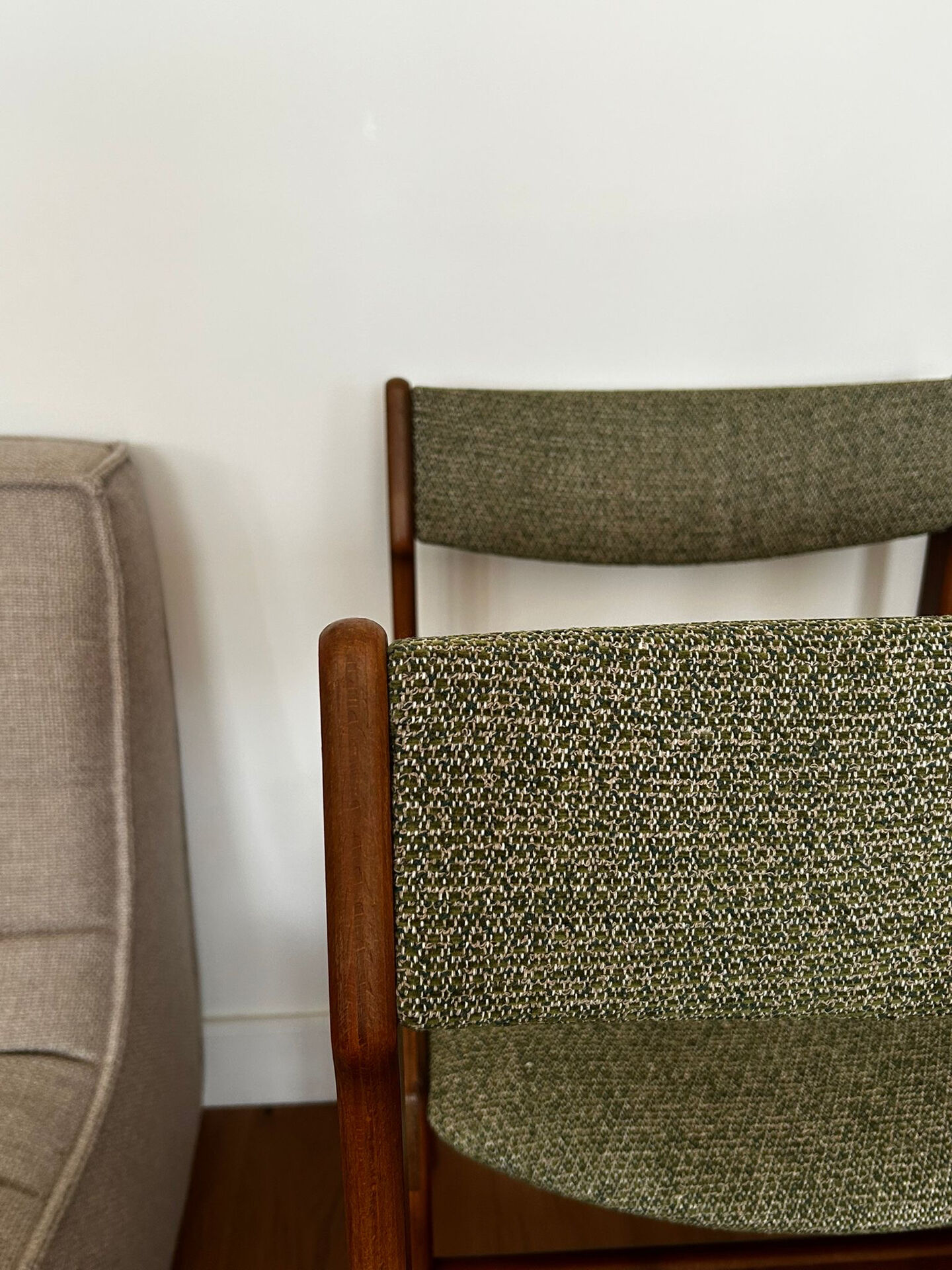 Lot of 4 1960s Scandinavian style chairs.