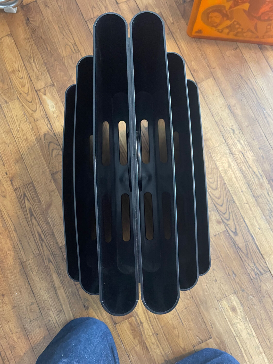 Magazine rack 4675 by Giotto Stoppino for Kartell 1970