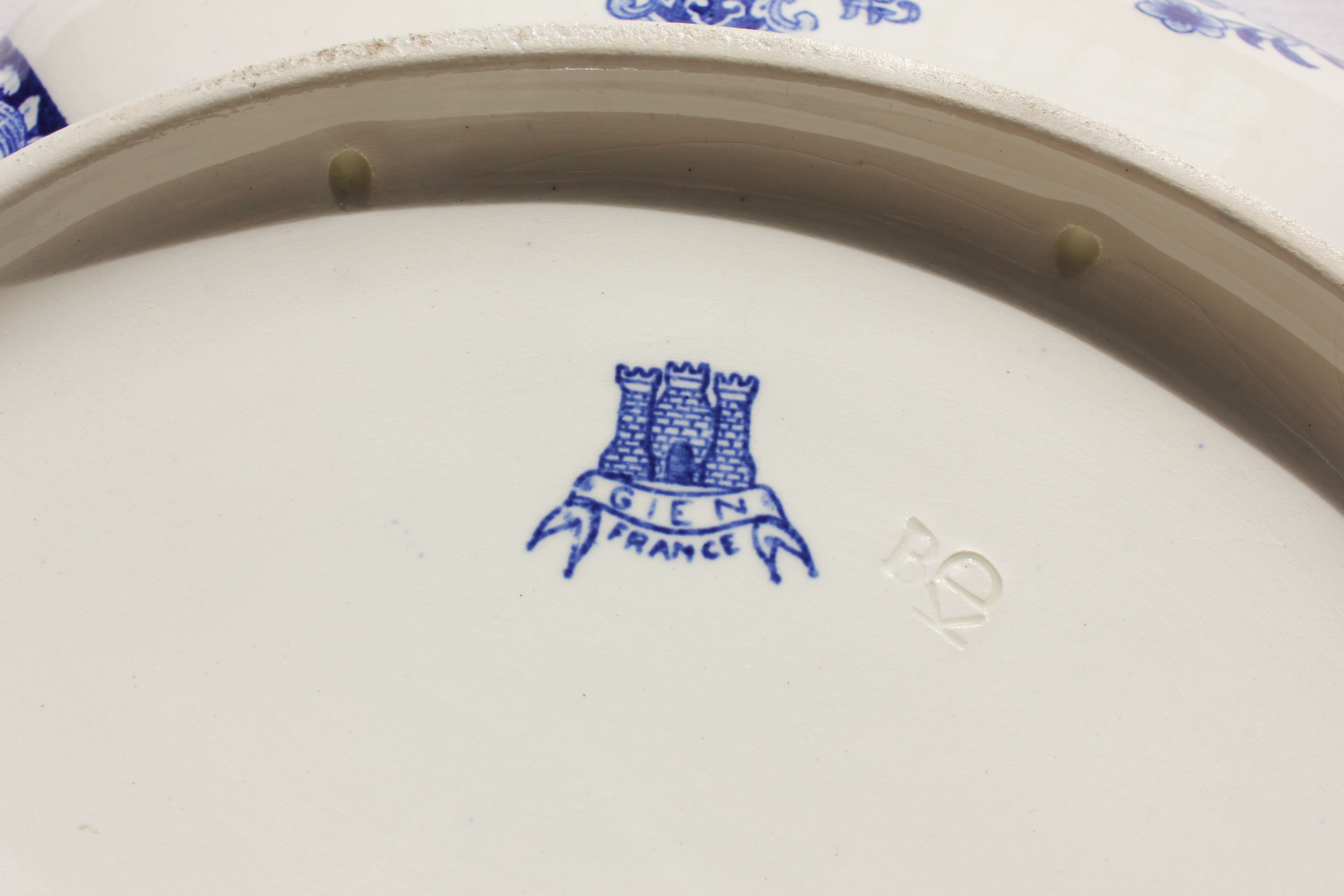 Salad bowl in Gien earthenware