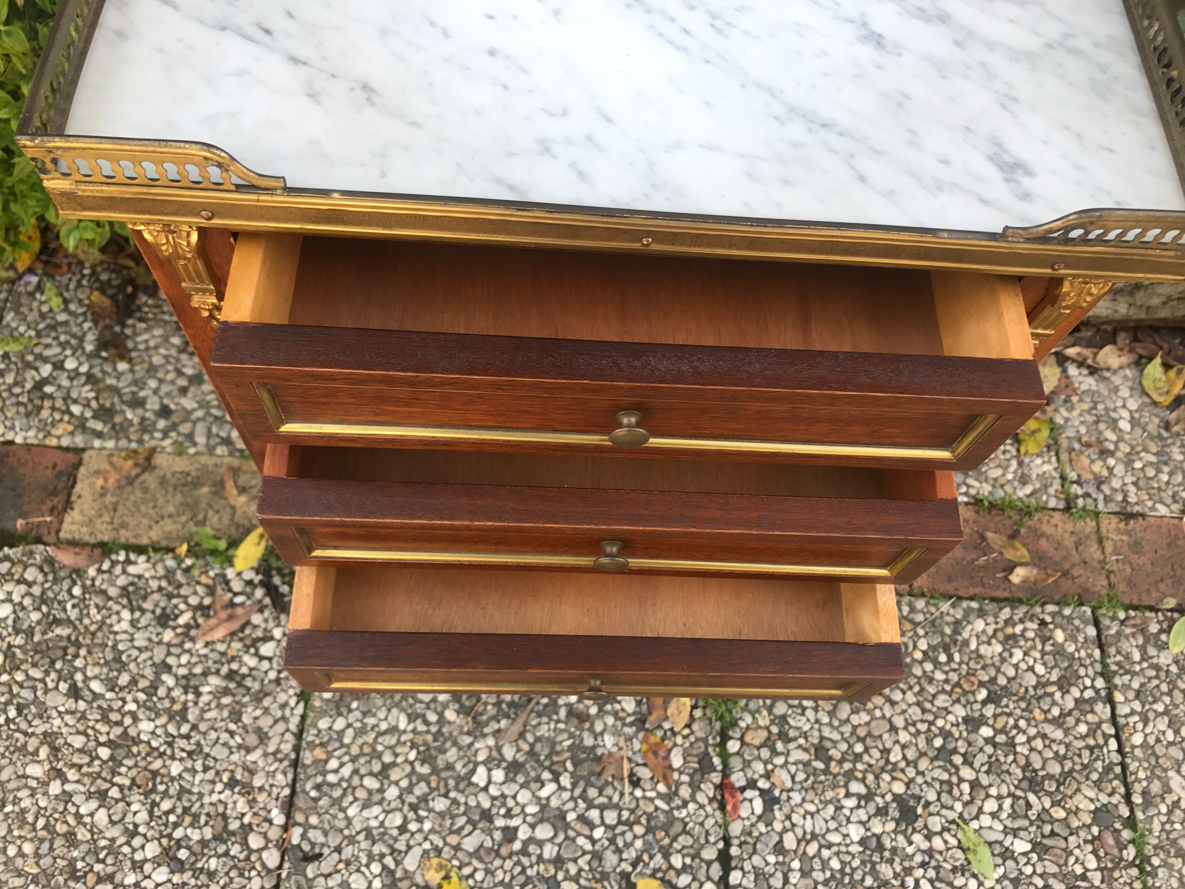 Bedside style Louis XVI marble