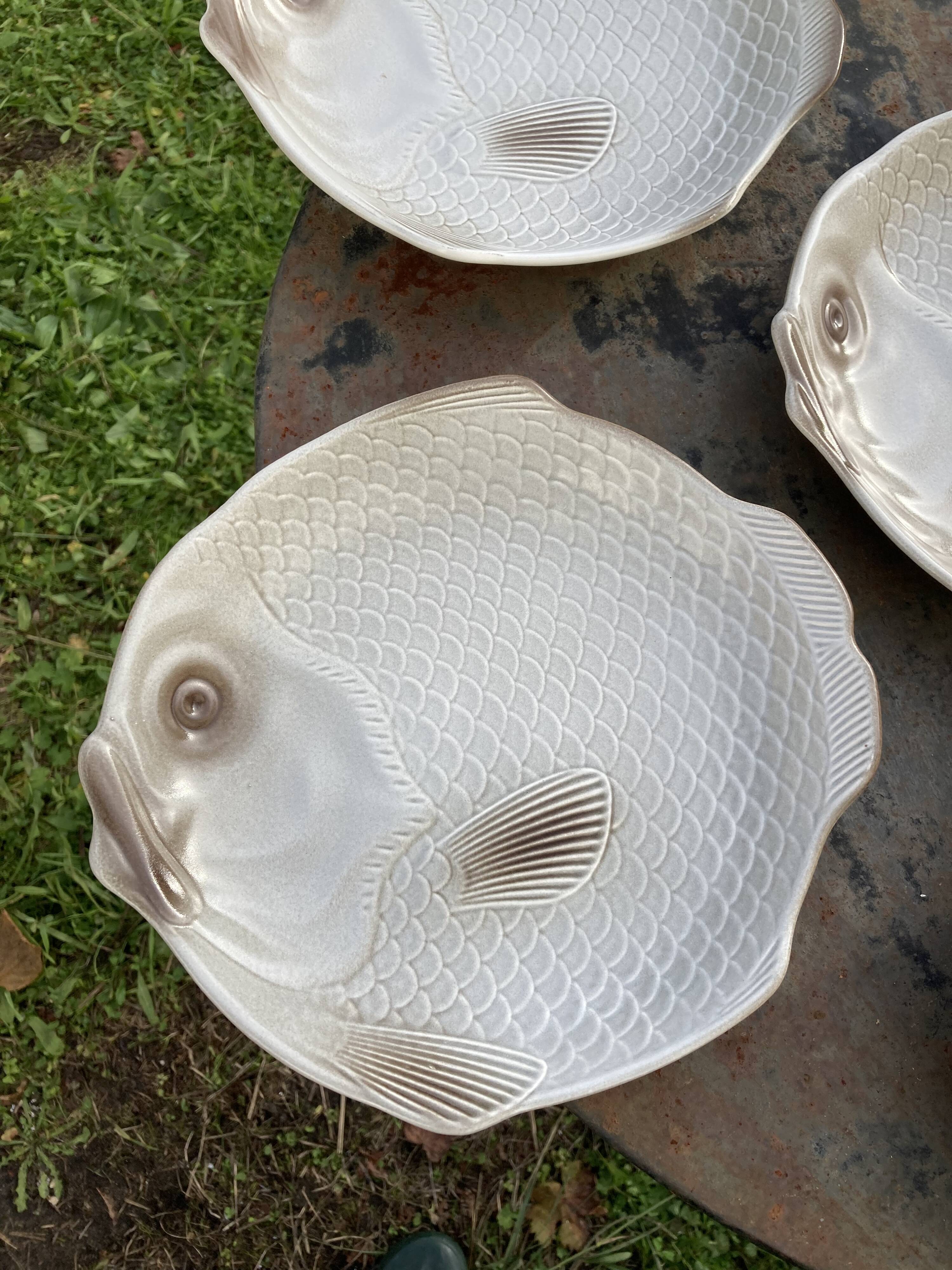 6 flat plates fish in beige ceramic Salins les bains