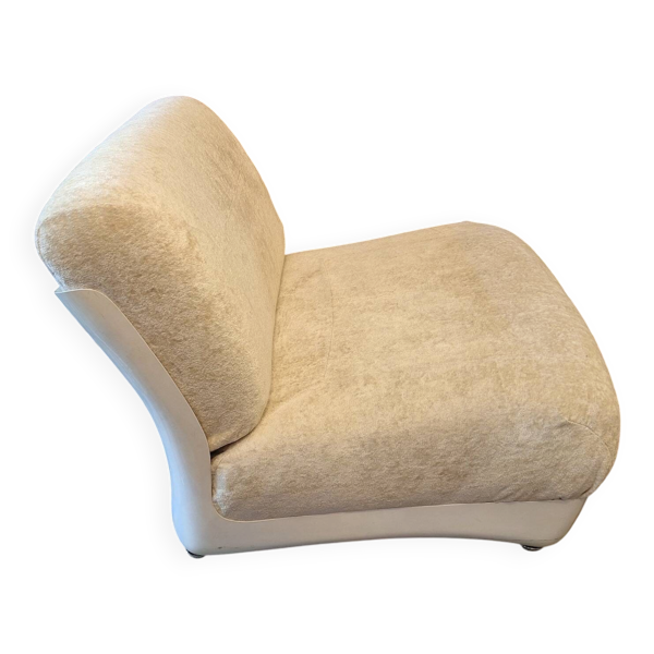 Chaise lounge en fibre de verre et mohair italienne après Mario Bellini, années 1960.
