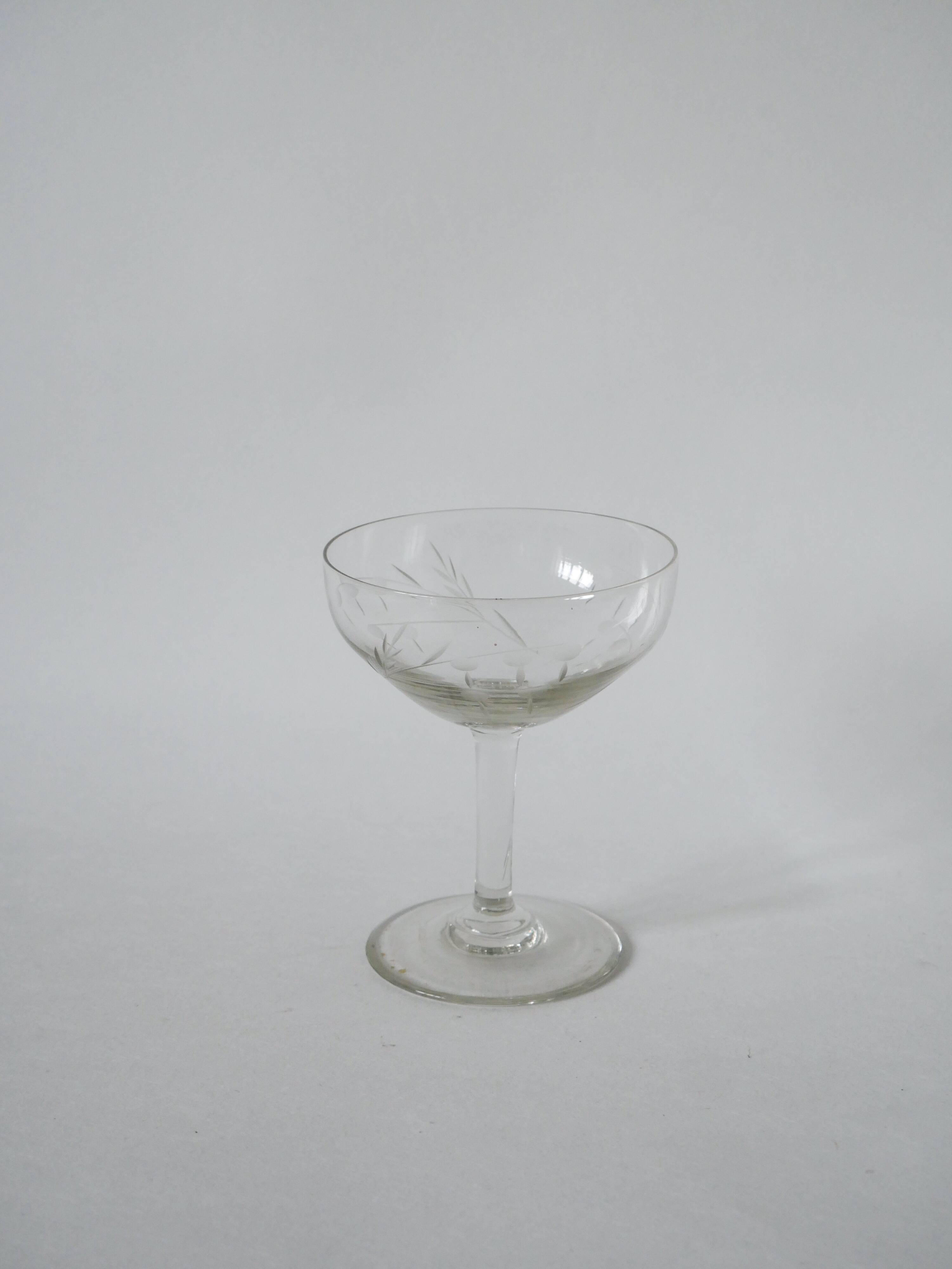 Set of 6 mismatched crystal champagne glasses 1930-1950