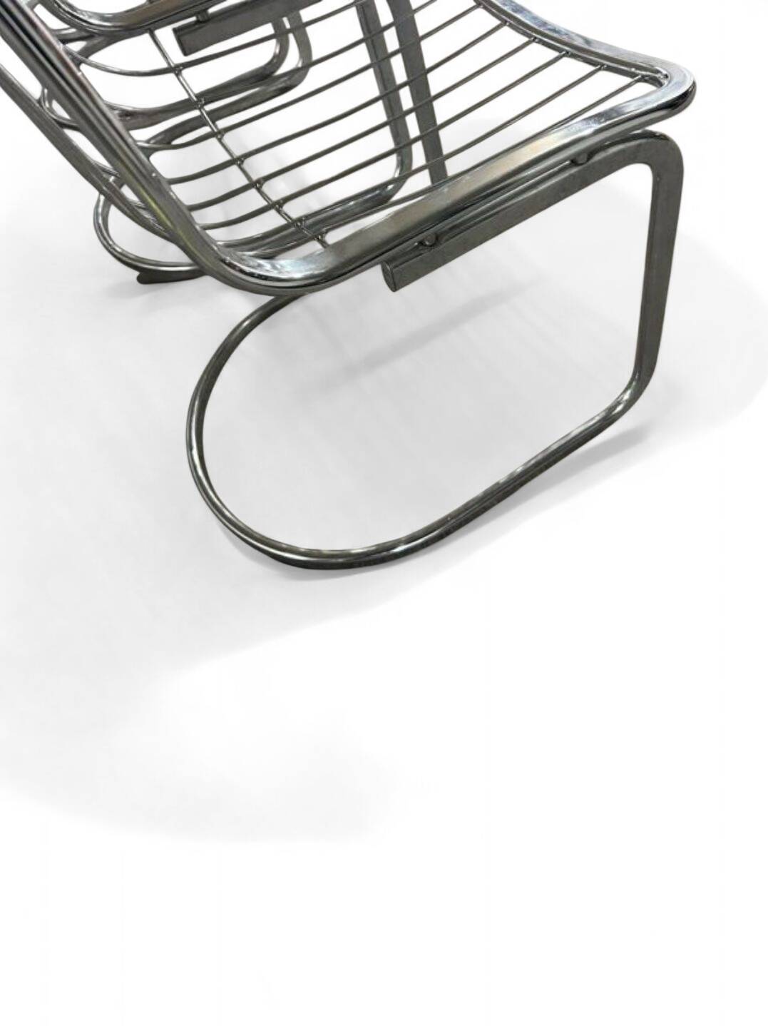 Dining table + 4 chrome chairs – Circa 1970