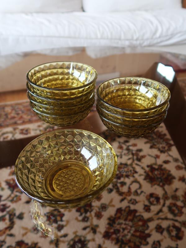 Lot 8 chiseled glass cups