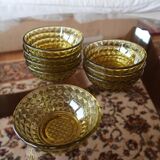 Lot 8 chiseled glass cups