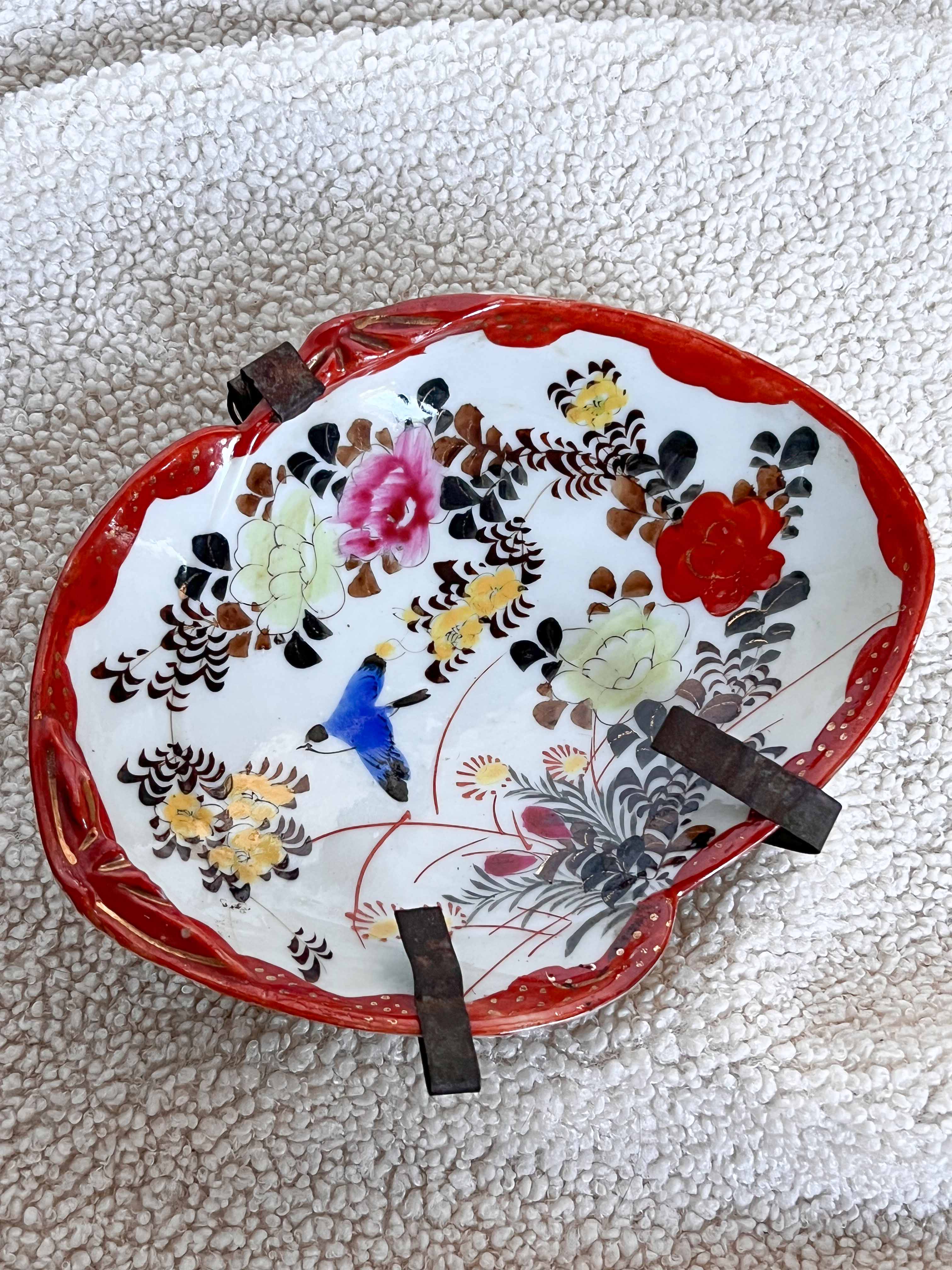 Decorative oval plate