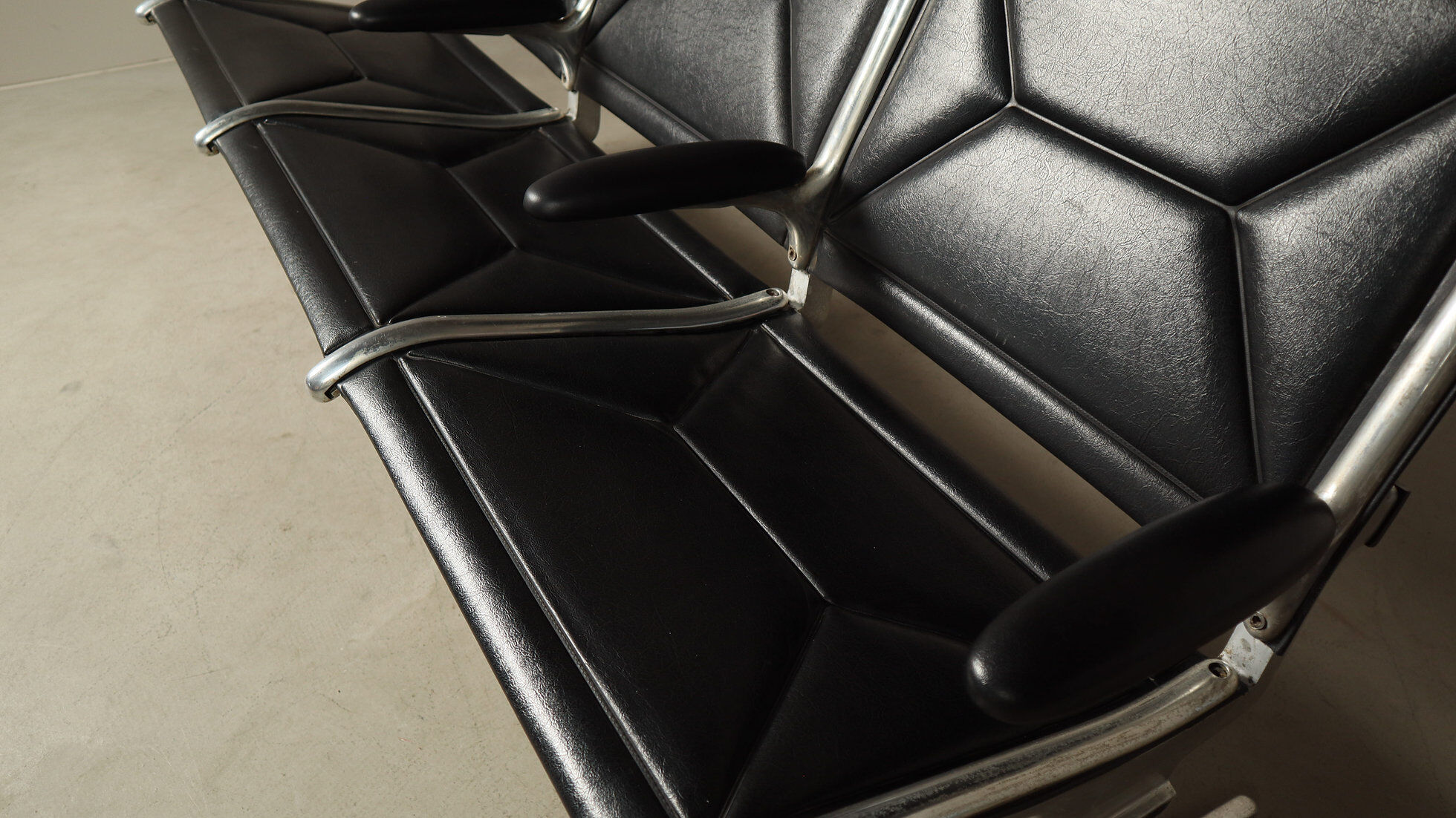 Tandem Sling bench by Charles & Ray Eames, 1962