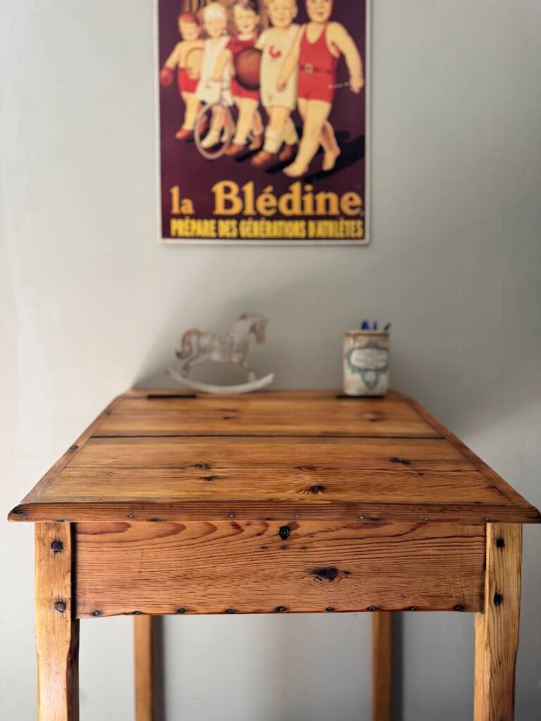 Teacher's desk
