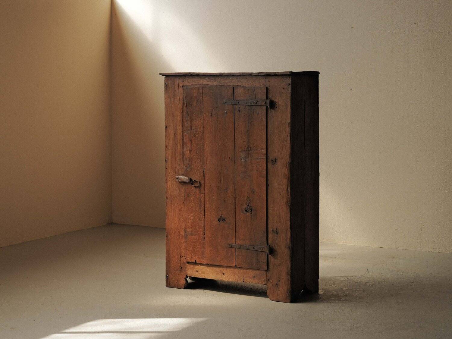 Oak furniture, folk art, Cévennes, 19th century
