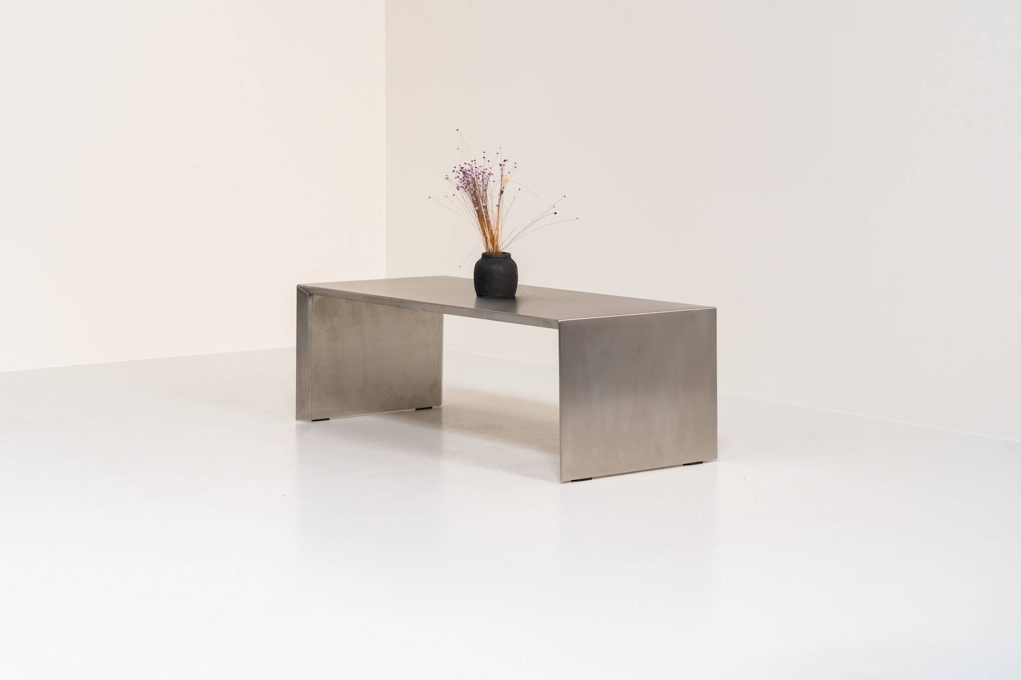 Table basse en acier inoxydable brossé