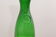 Carafe ou vase en verre avec médaillon