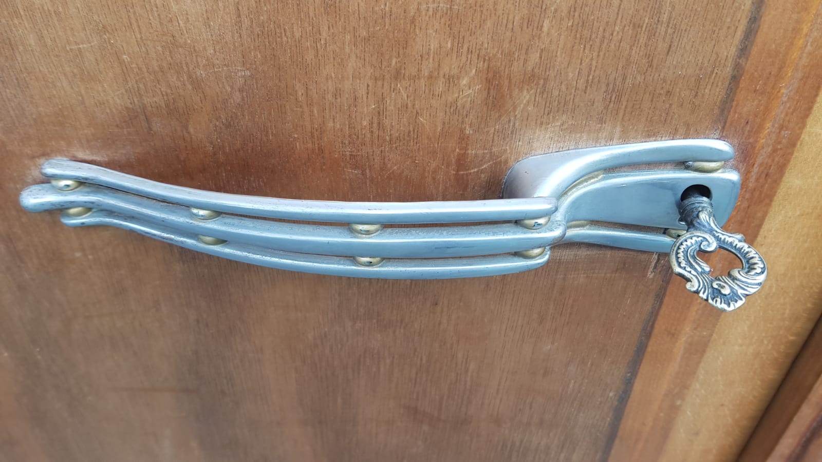 Asymmetrical cabinet 1940