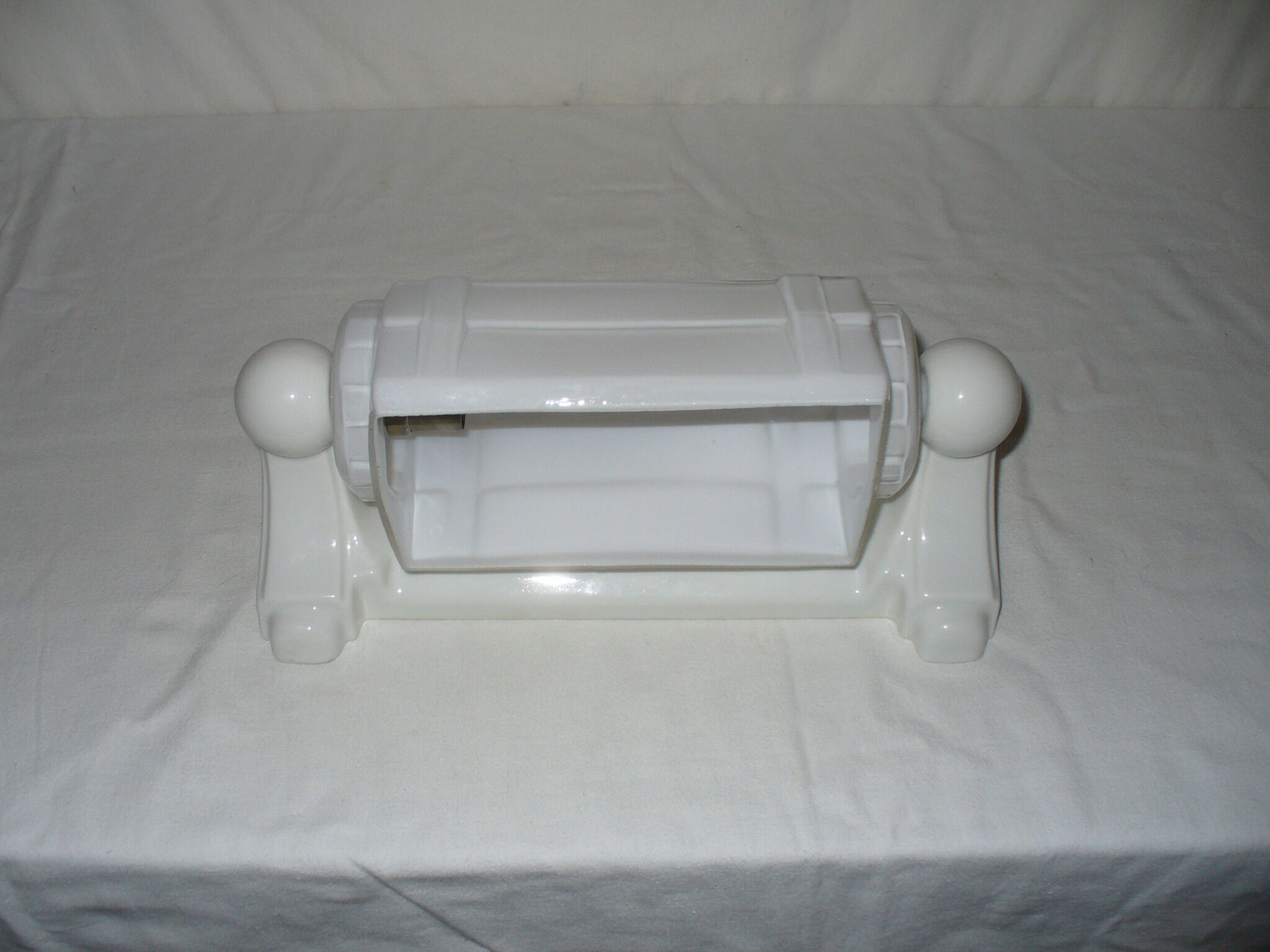 Applies art deco of the 30s