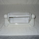 Applies art deco of the 30s