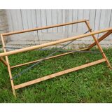 Folding coffee table