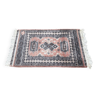 Small handmade Pakistani wool rug - 88x64cm