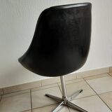 Shell armchair