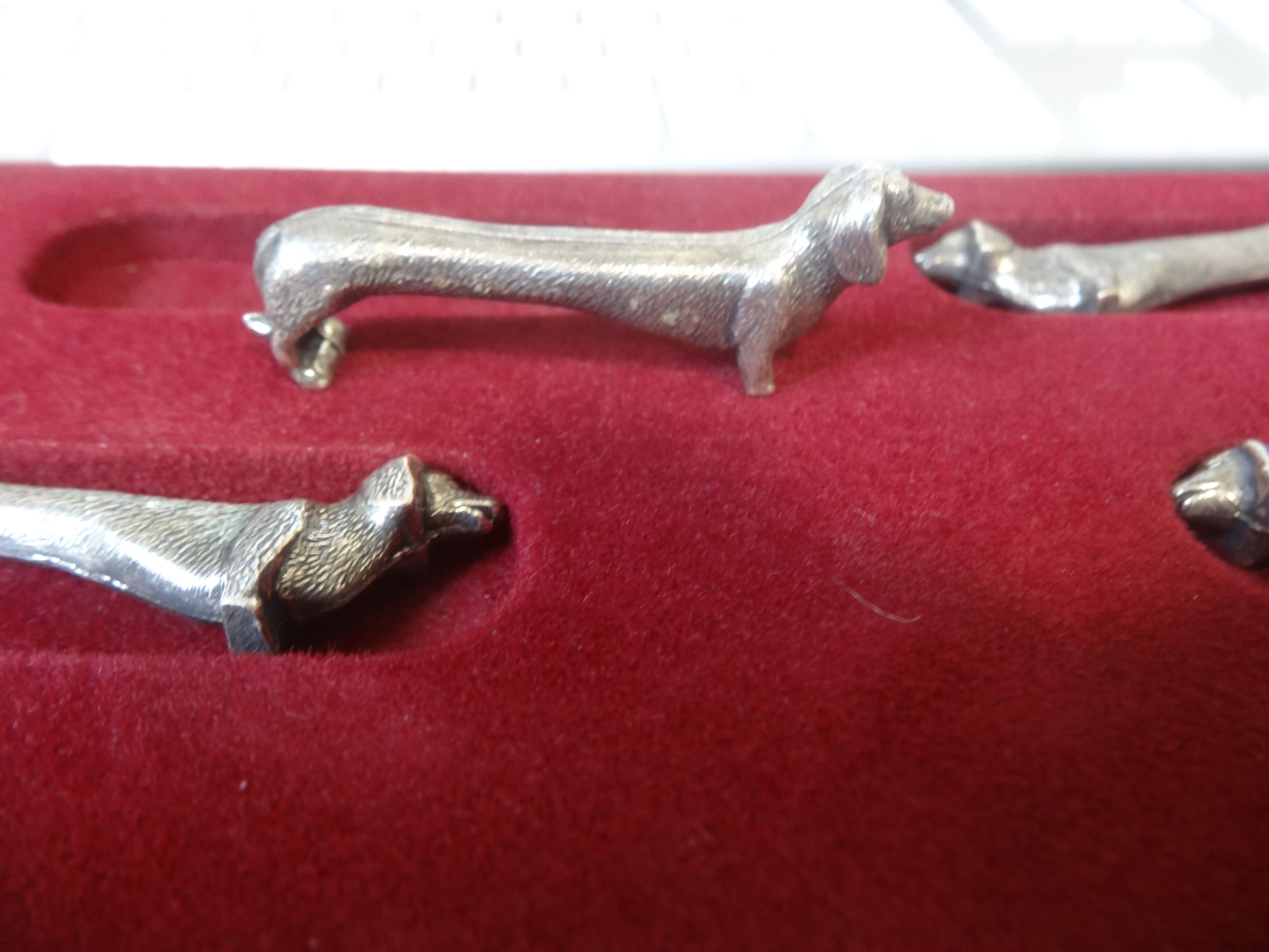 Knife holder dogs metal silver