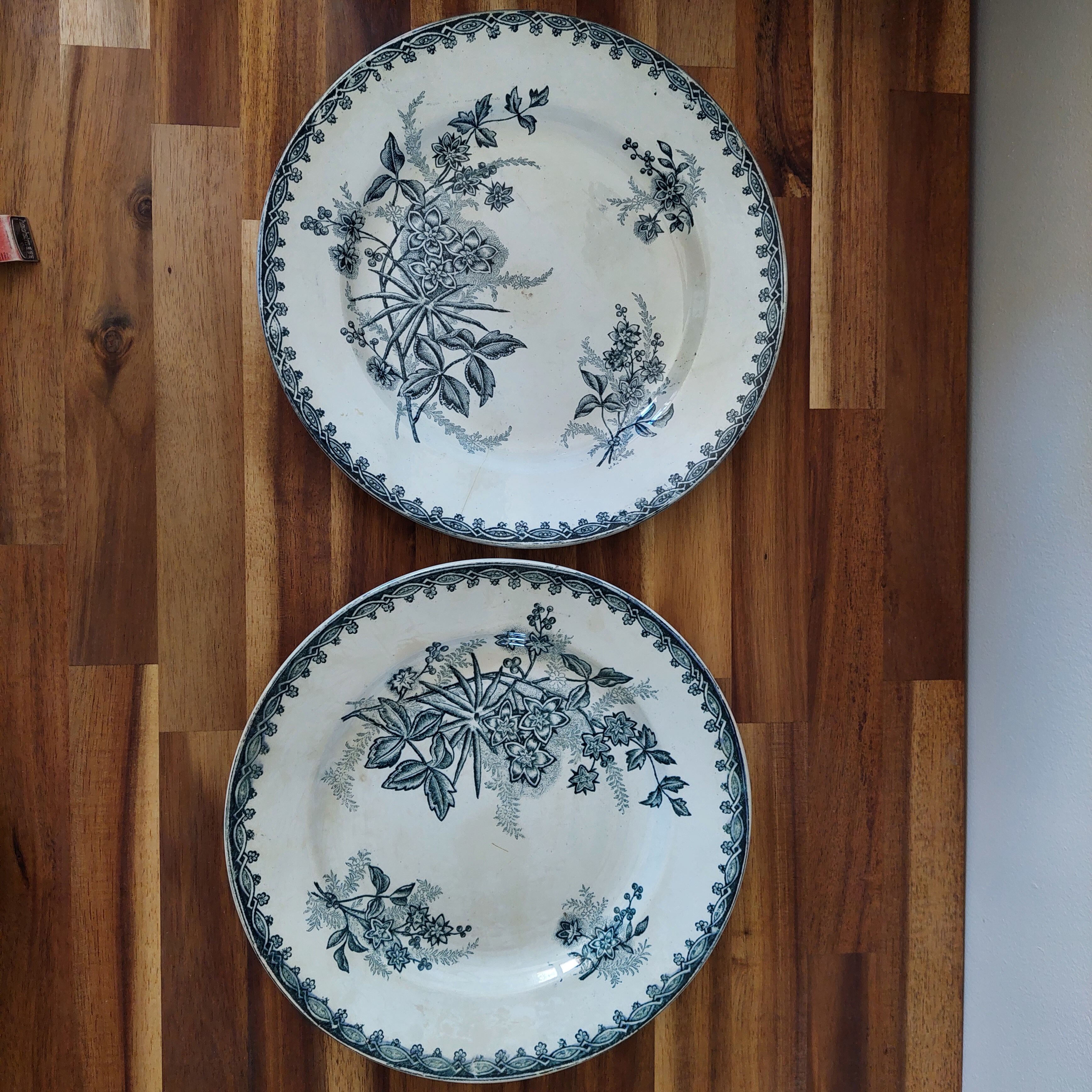 Set of 3 iron earth plates