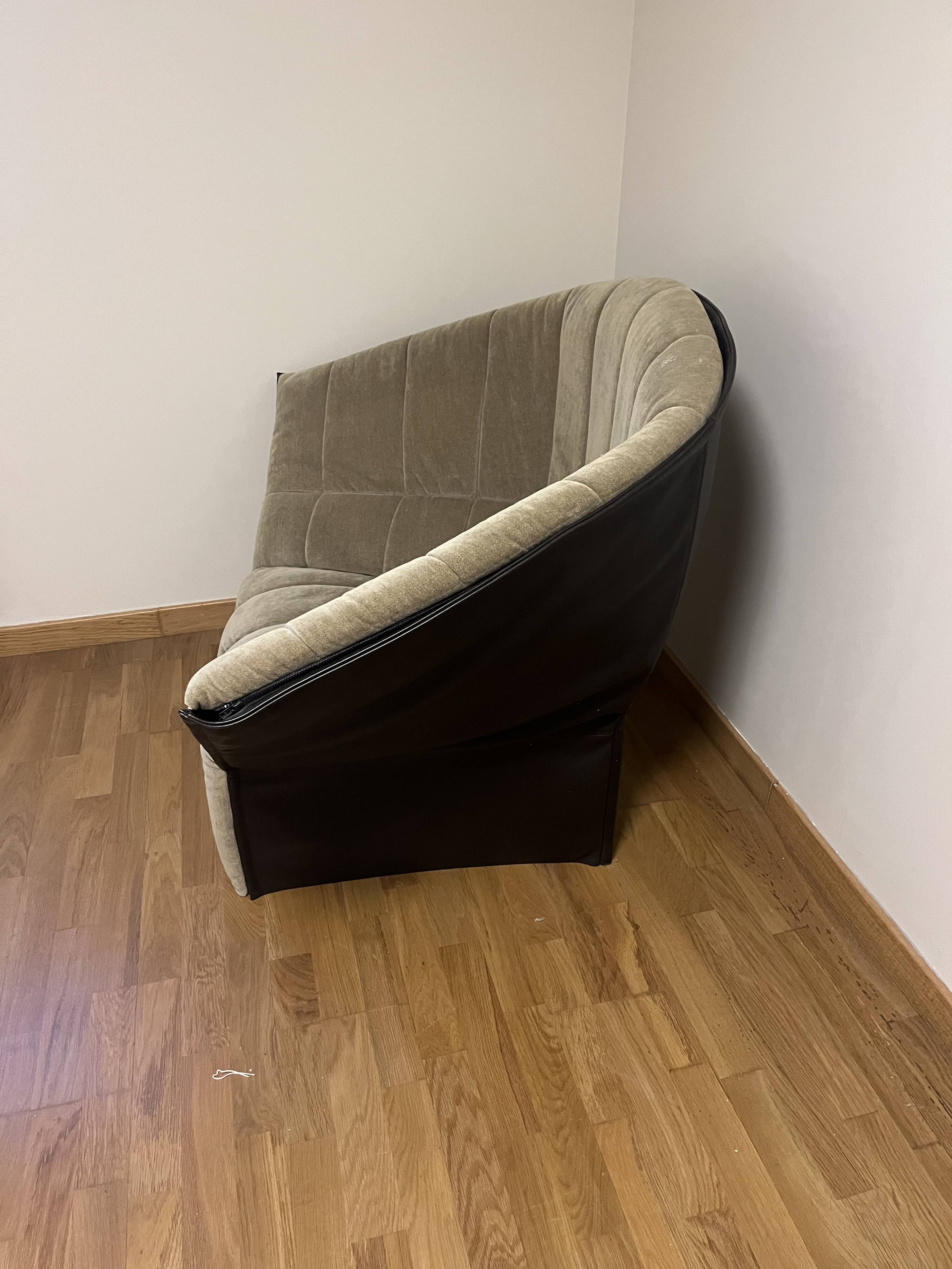 Moel armchair Ligne Roset