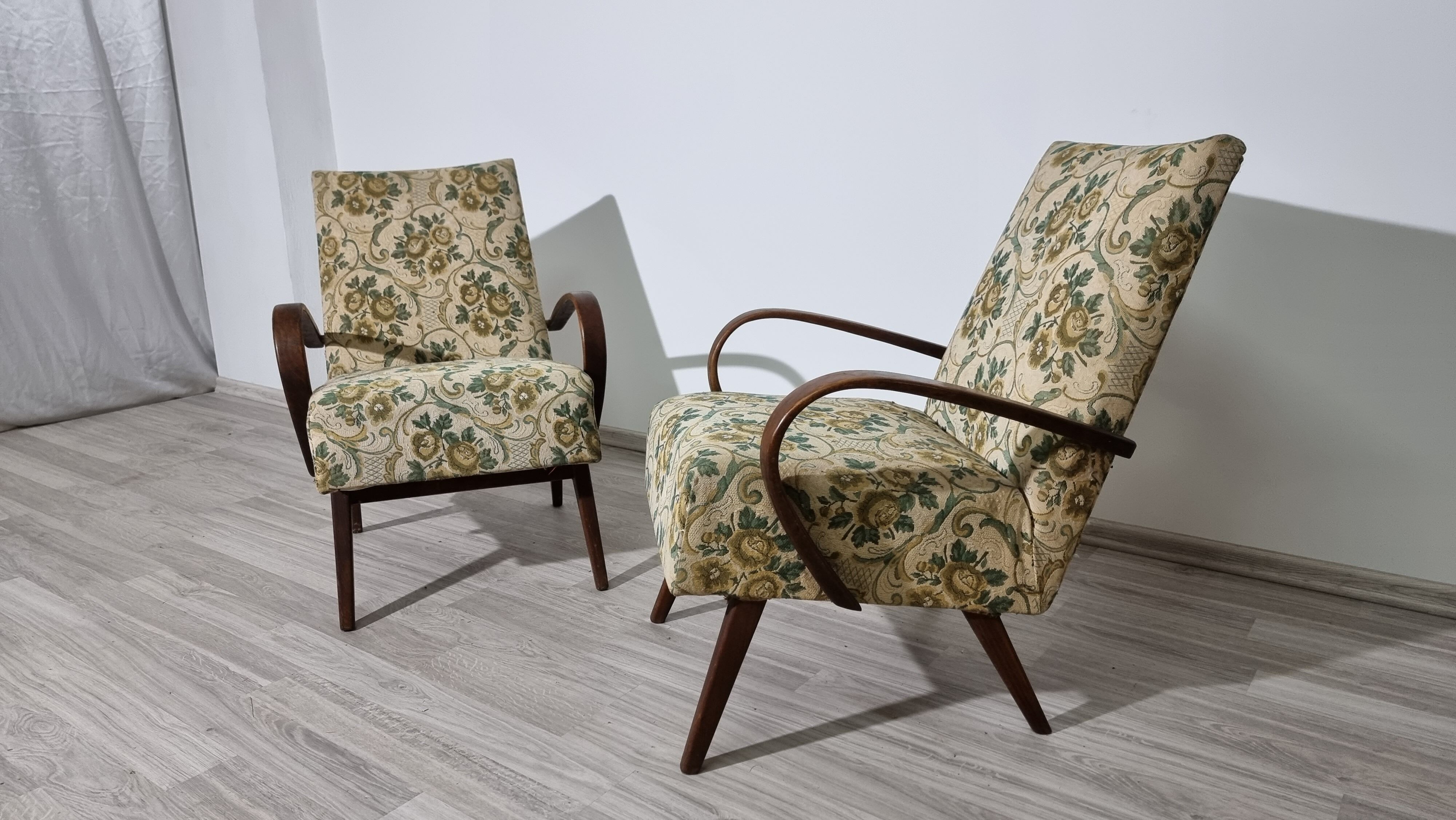 Vintage Armchairs by Jaroslav Smidek, 1960