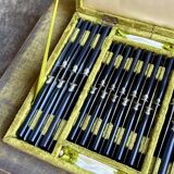 Ménagère 68 couverts en métal argenté et ébène noir avec 4 écrins en velour
