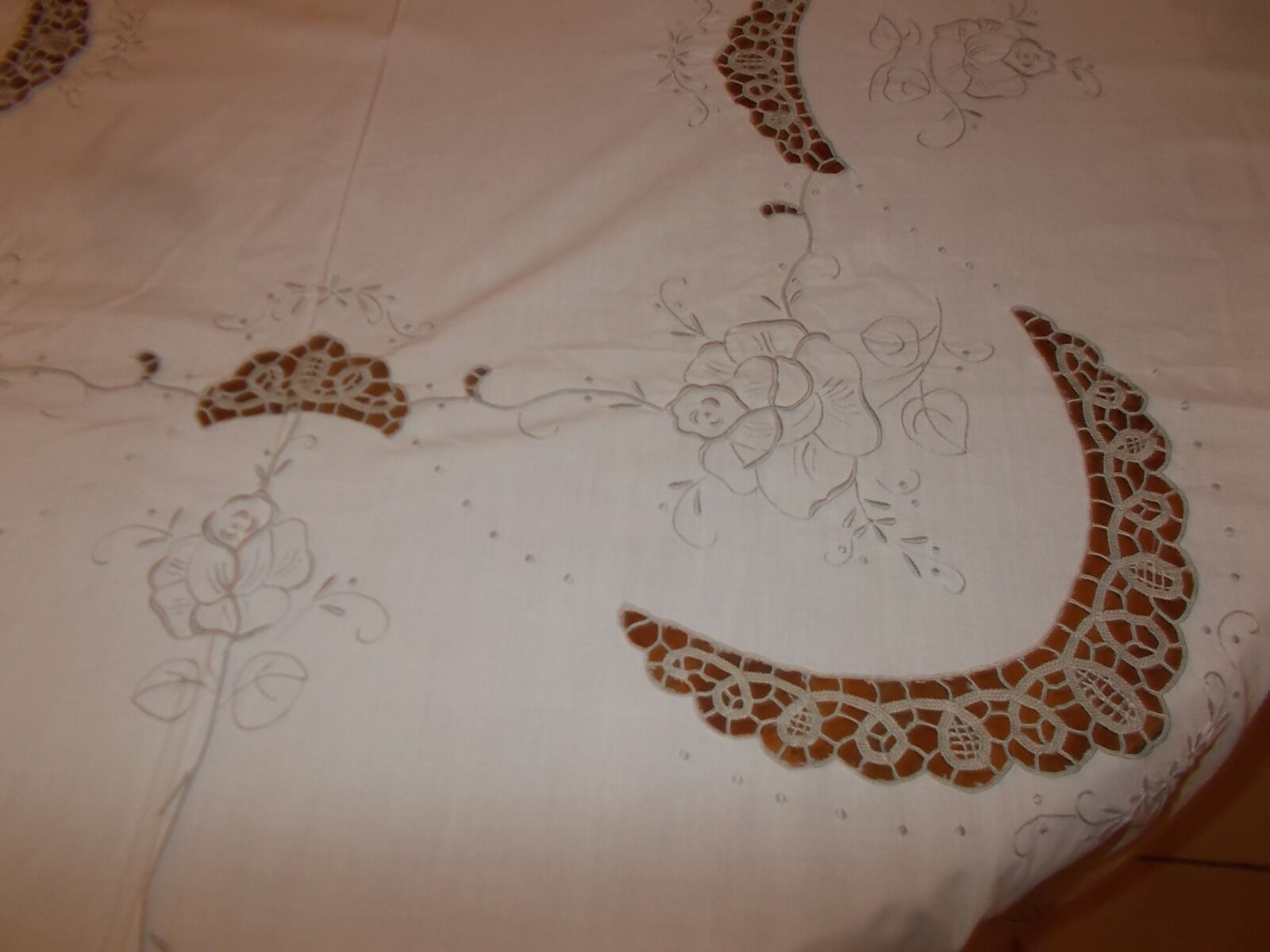 Vintage embroidered tablecloth 250 x 170 and 12 towels