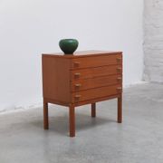 Commode suédoise en teck avec poignées en métal, années 1970