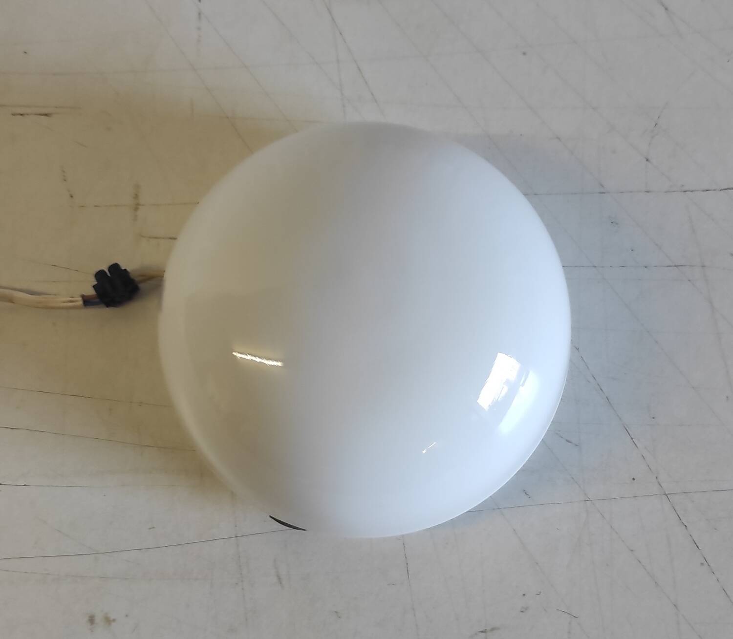 Ceiling light or globe wall lamp opaline diameter 15 cm. Mid 20th century.