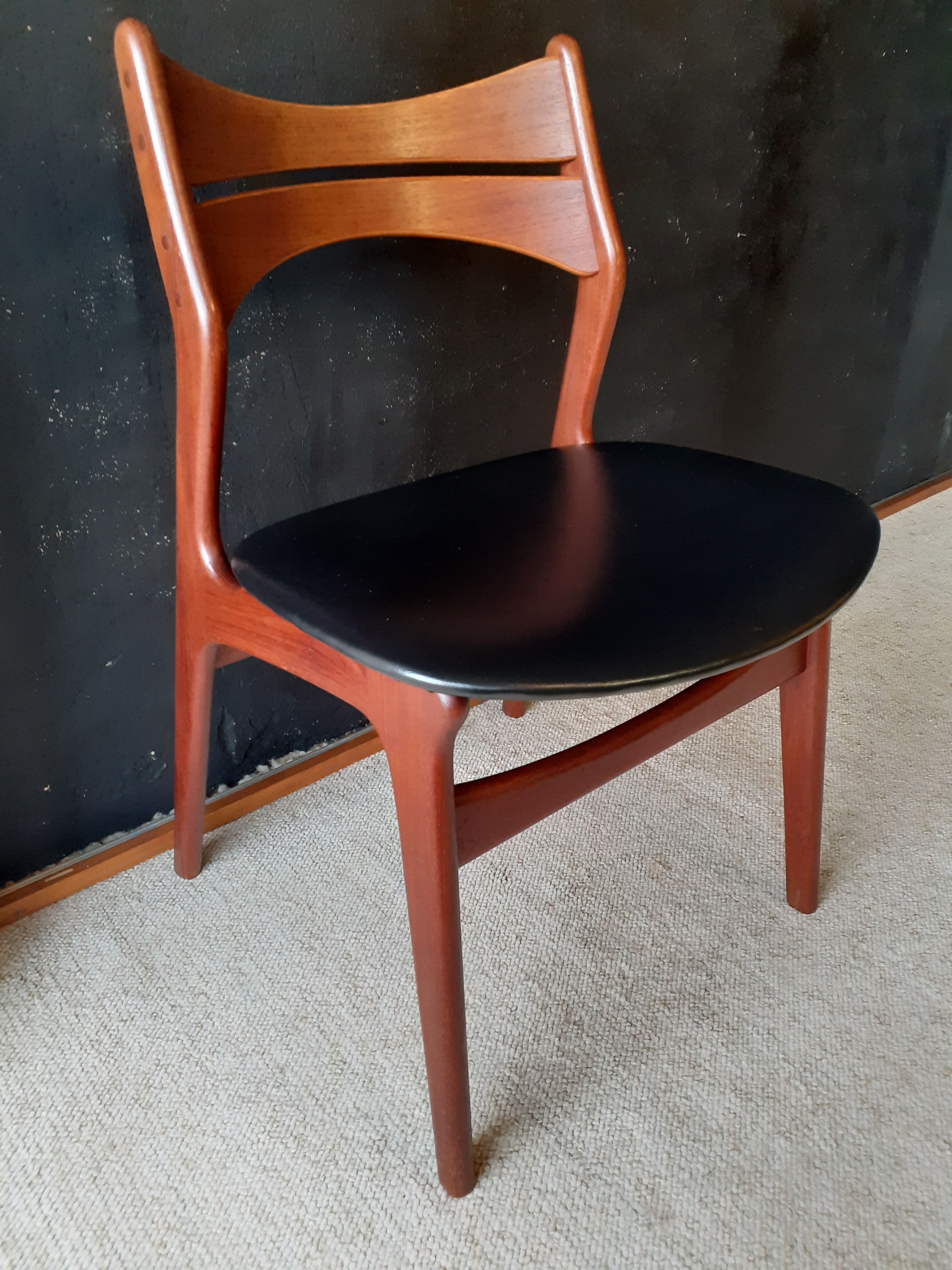 4 Danish chairs in solid teak, model 310 , design Erik Buch