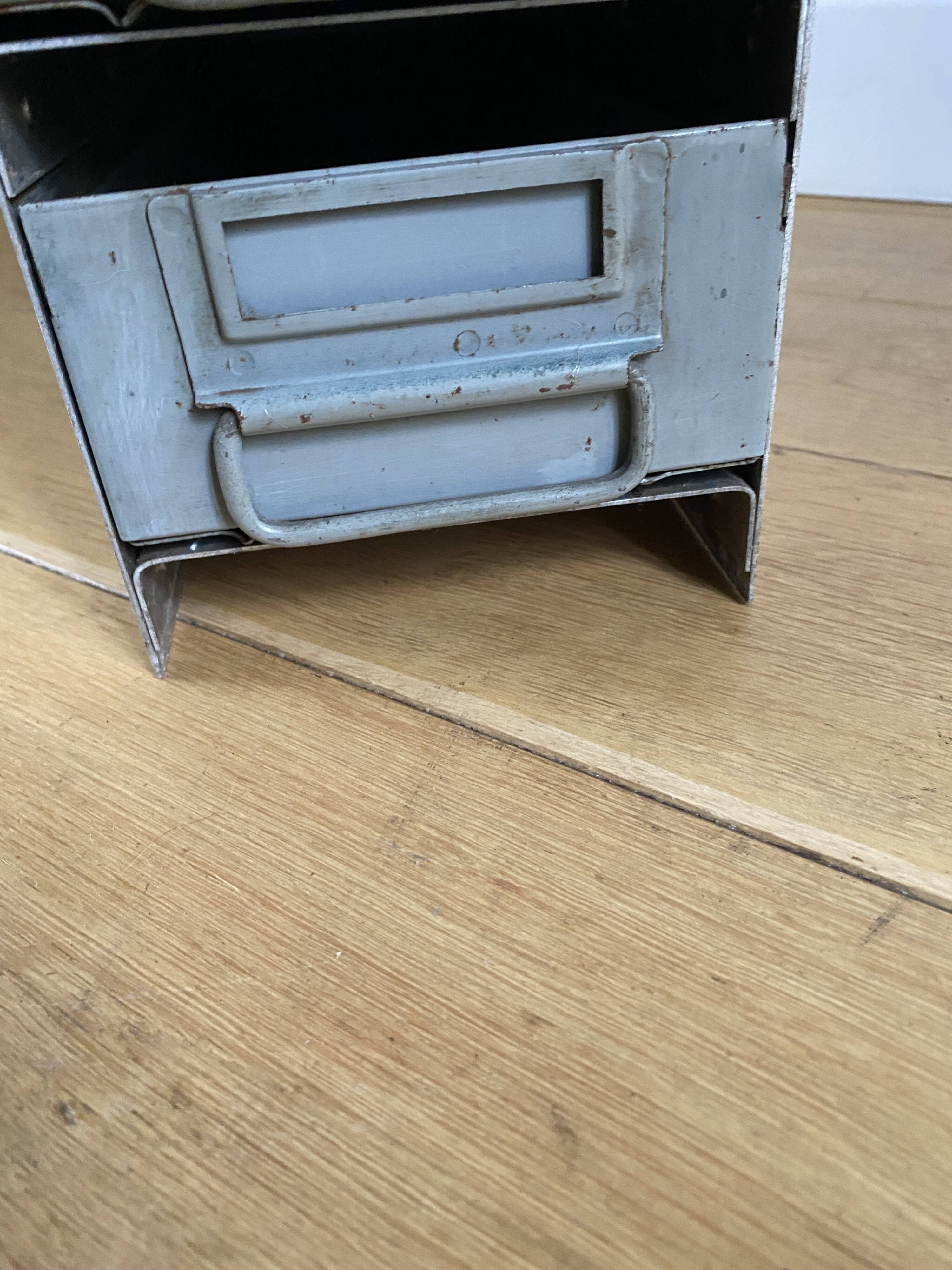 Meuble d'atelier en métal pour outils visserie 8 tiroirs vintage