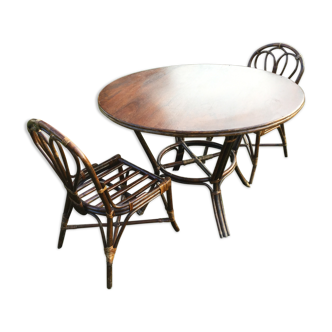 Table et chaises en rotin