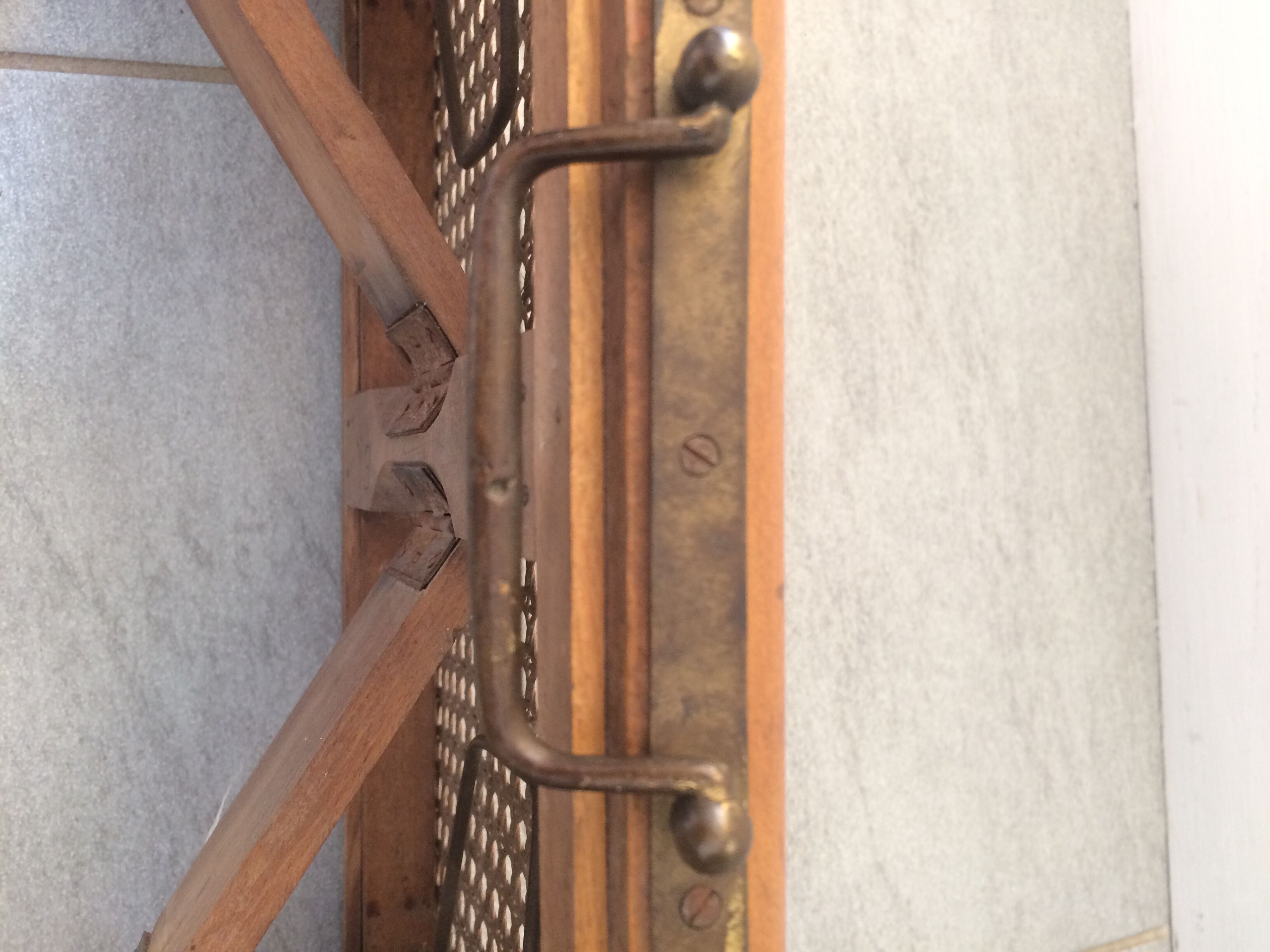 Foldable canned stool