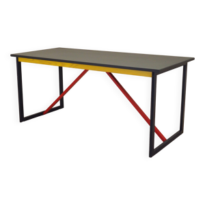 Bureau en acacia, design