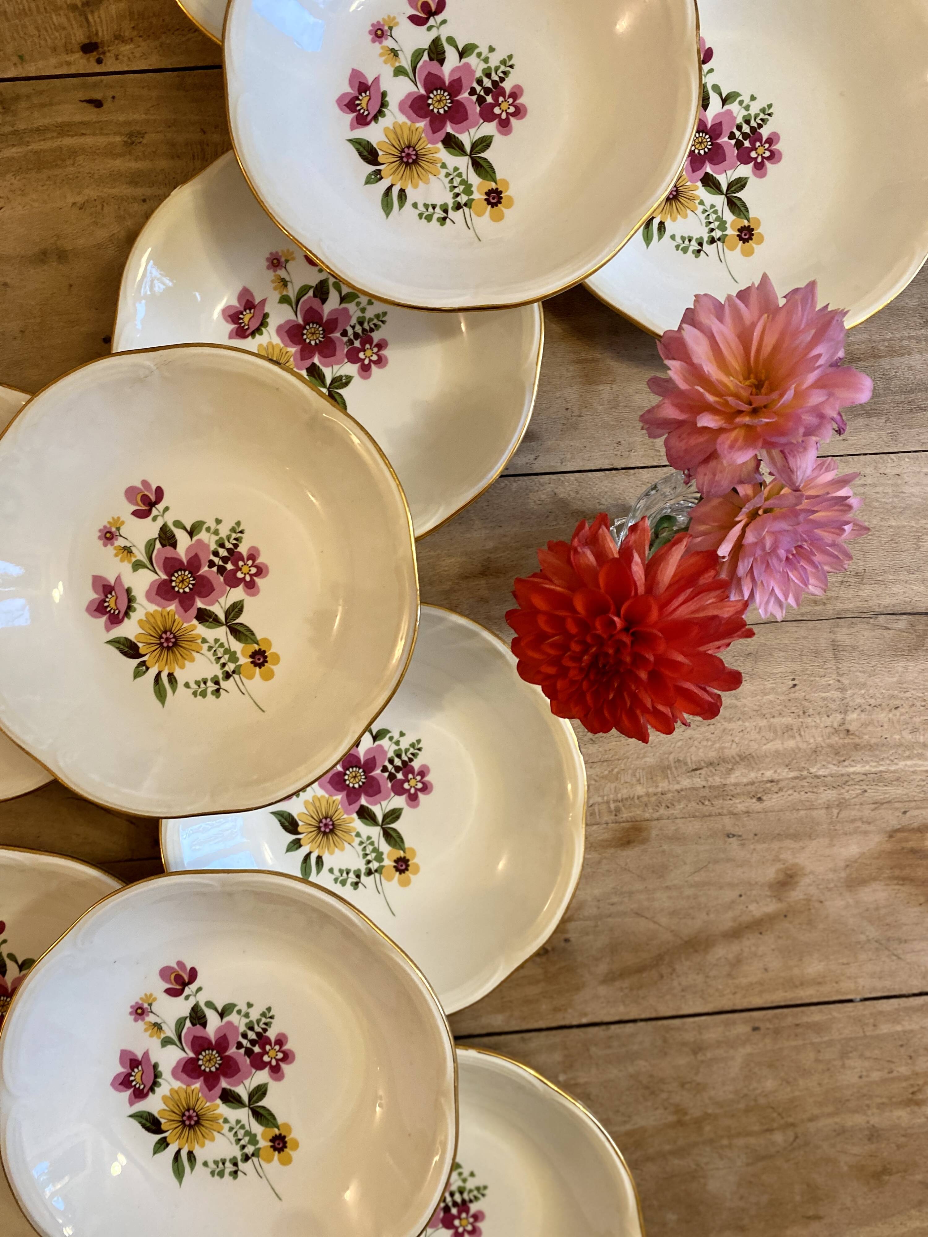 Set of 8 vintage soup plates from Gien