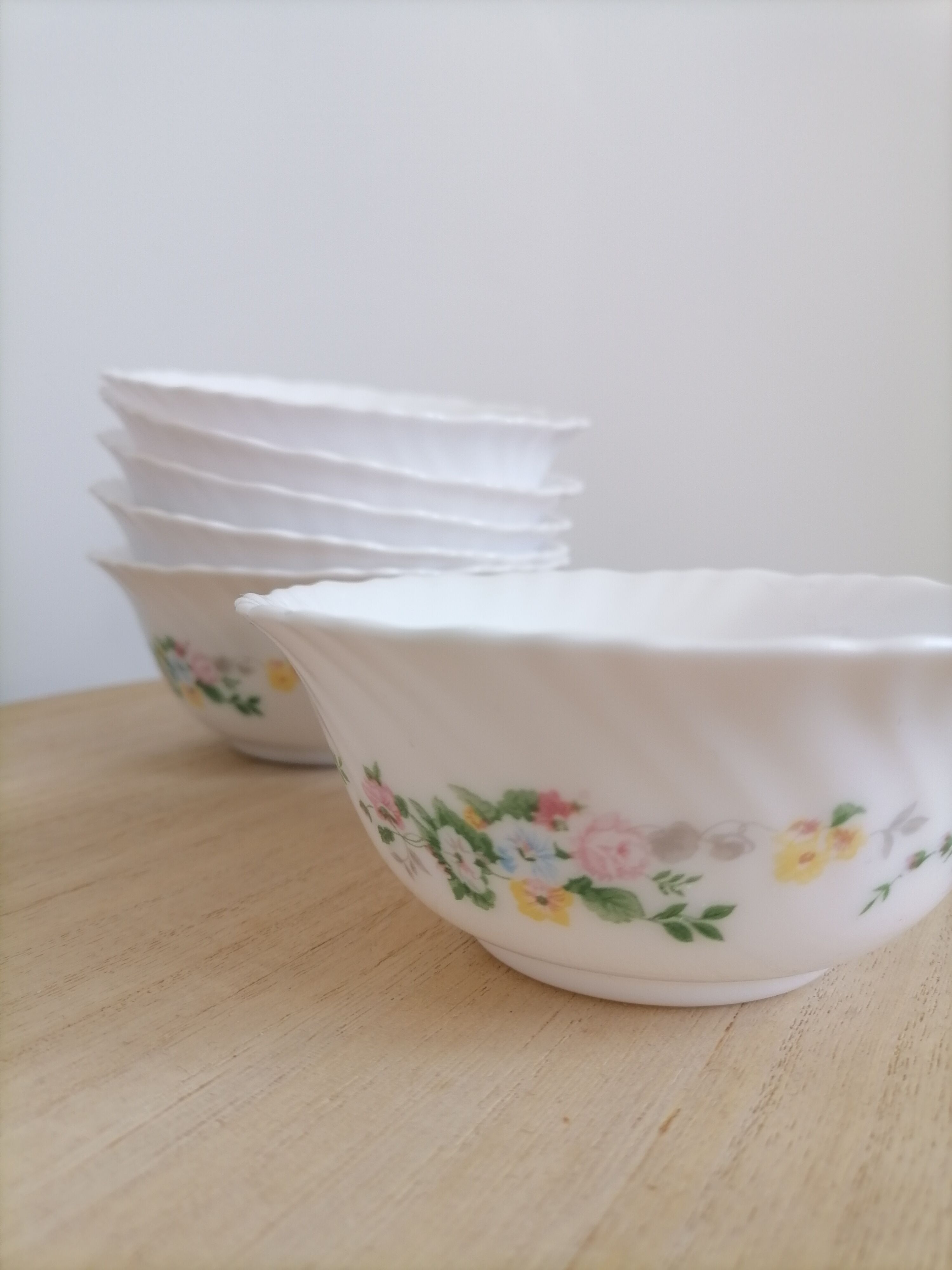 6 Arcopal cups Victoria model