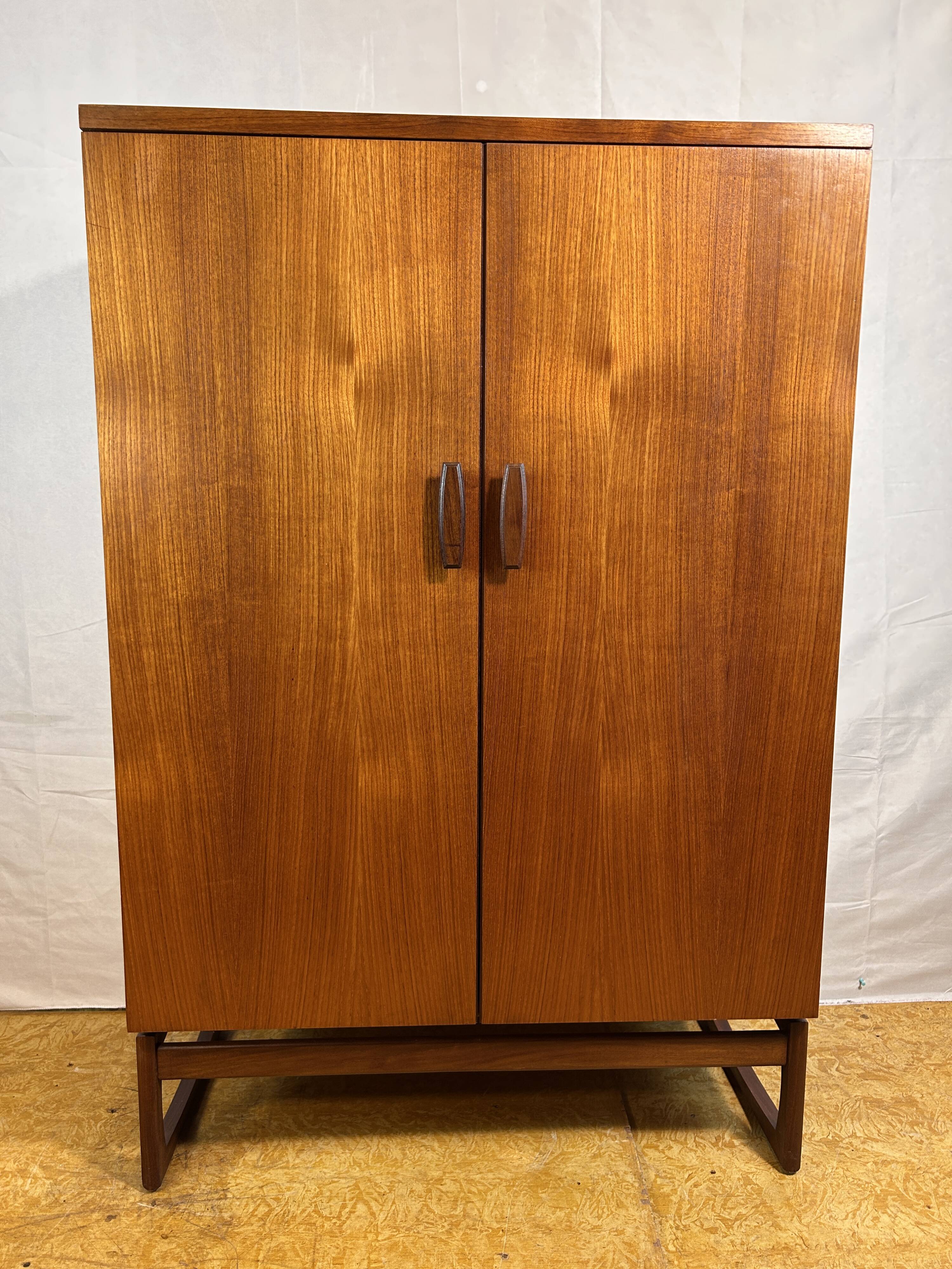 Mid-Century Retro Vintage Teak Batchelor Wardrobe G Plan – 1960 Quadrille