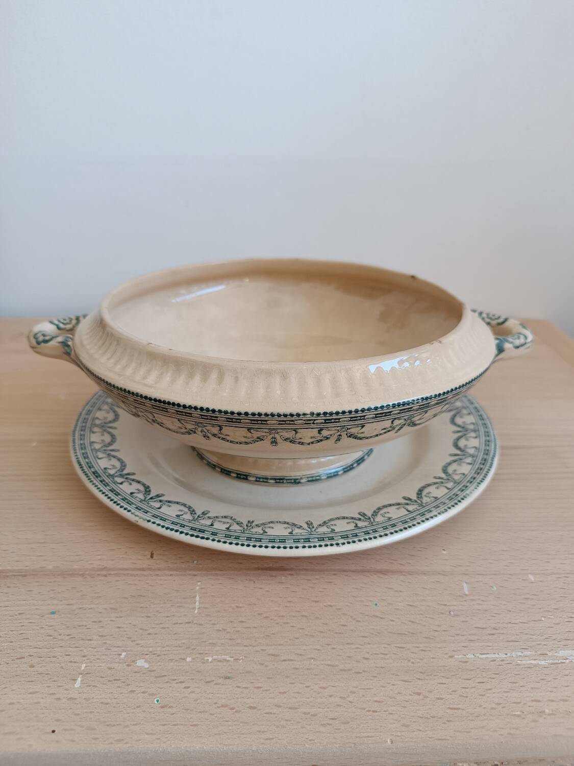 Soupière en terre de fer