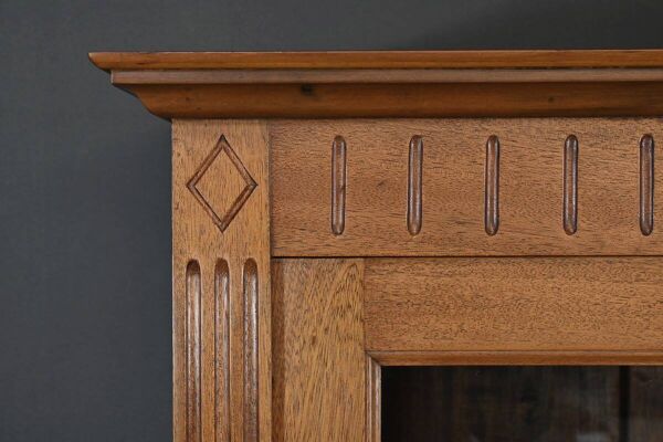 Petite Bibliothèque Vitrée en Acajou, style Louis XVI – 1930