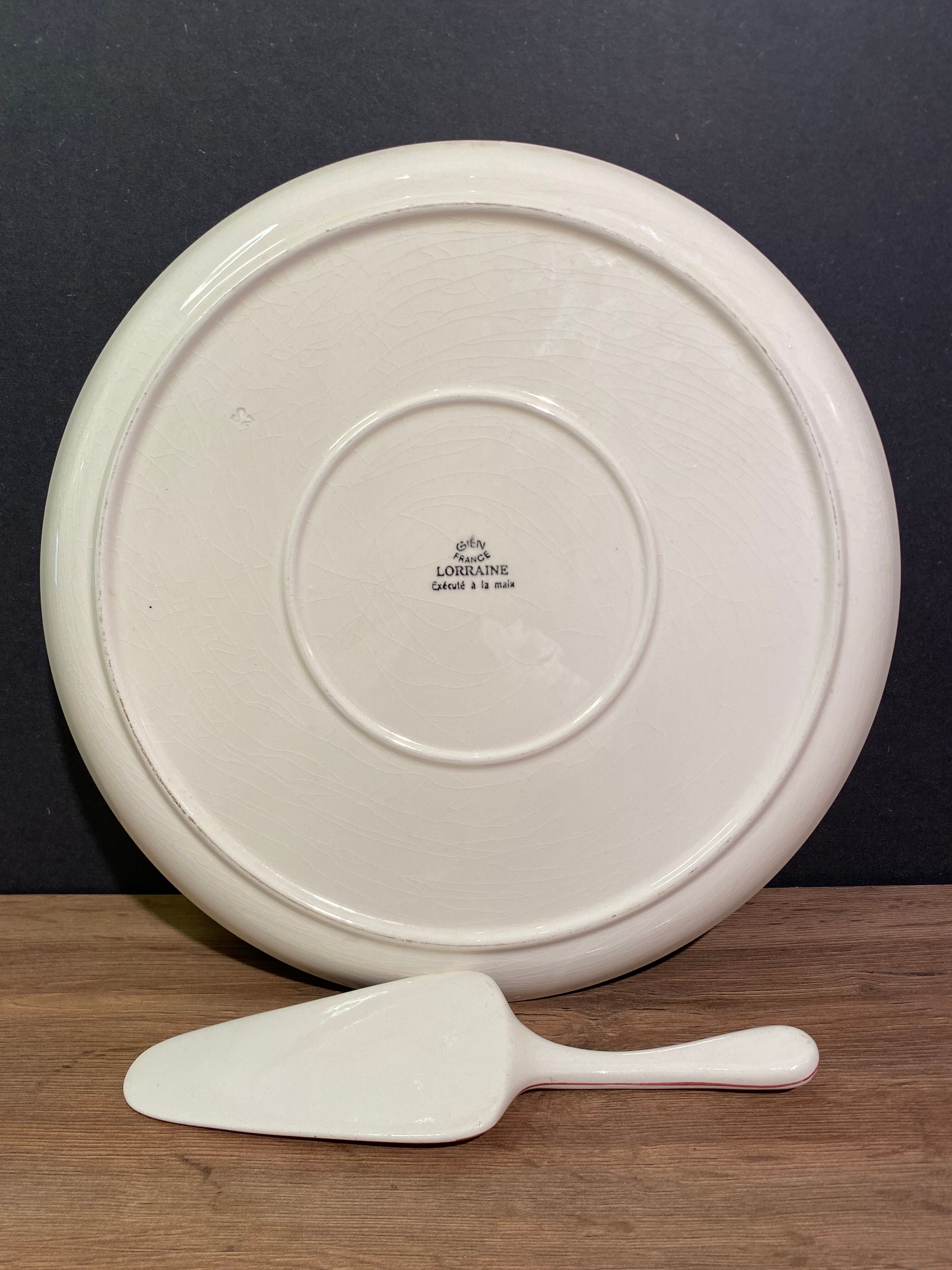 Pie tray with pie shovel in Gien earthenware, Lorraine décor