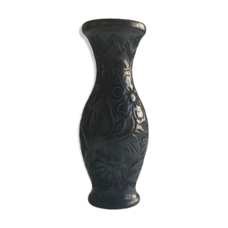 Vase en argile noire