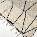 Moroccan Berber carpet Beni Ouarain with black graphic patterns 3,09x1.99m