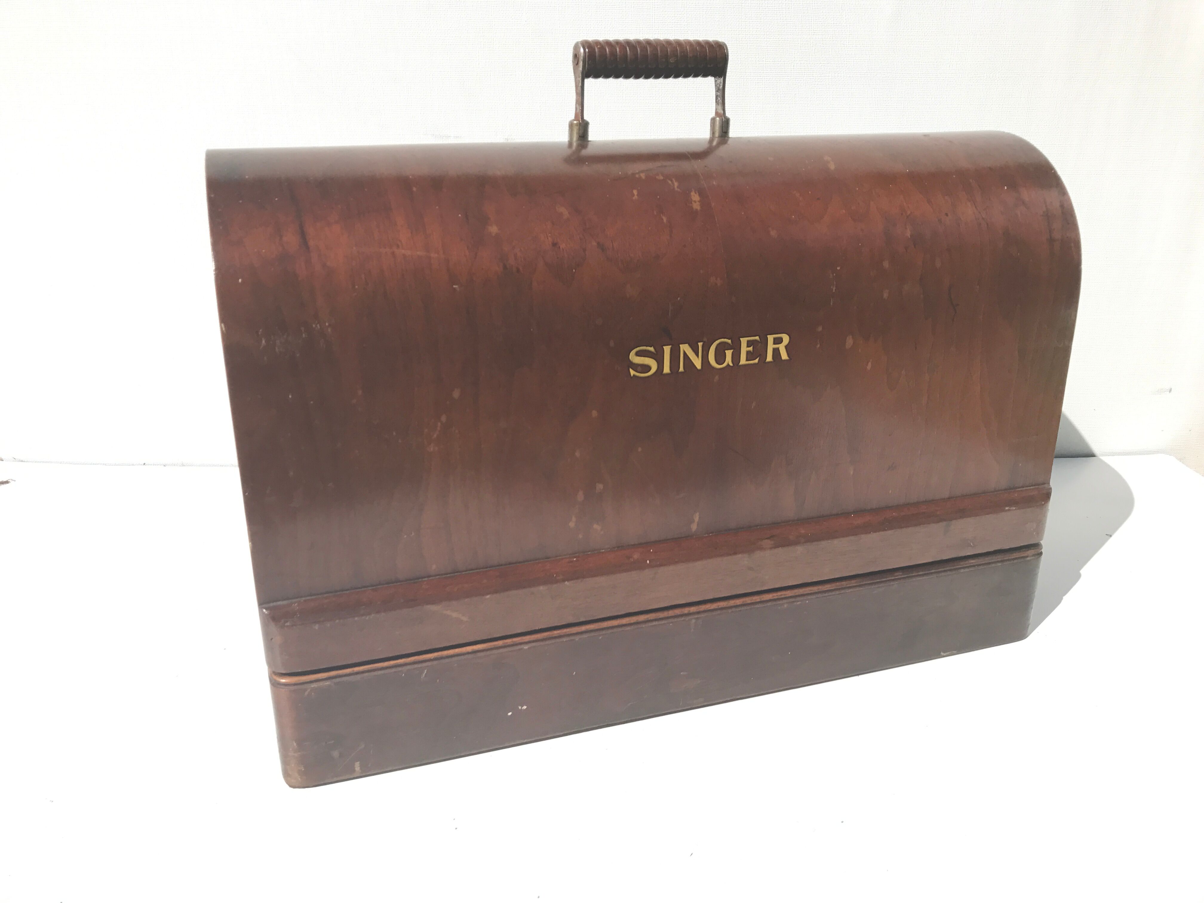 Ancienne machine à coudre Singer manuelle et son coffre en bois vintage