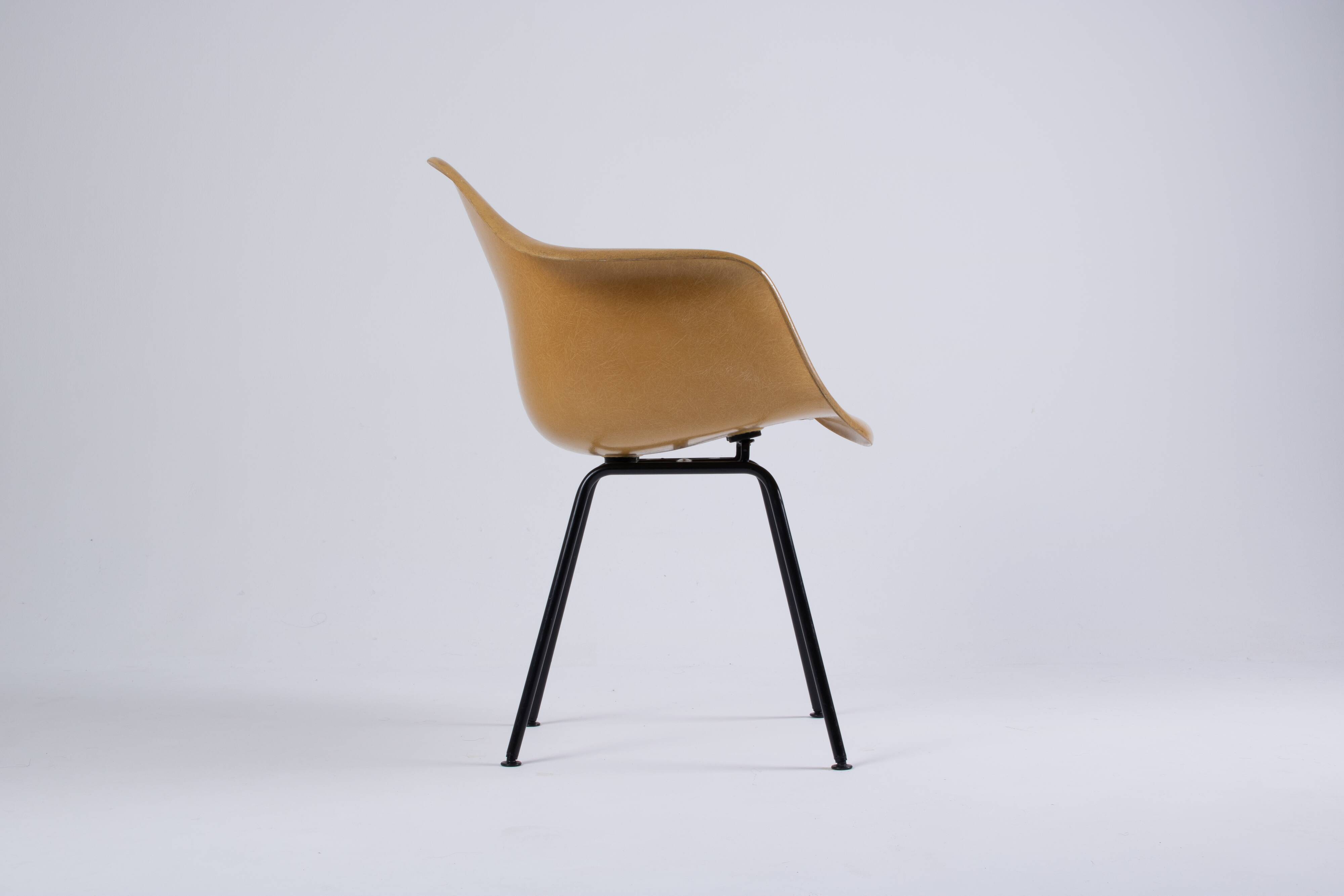 DAX Eames in fibreglass – Light Ochre – Herman Miller / Vitra – circa 19
