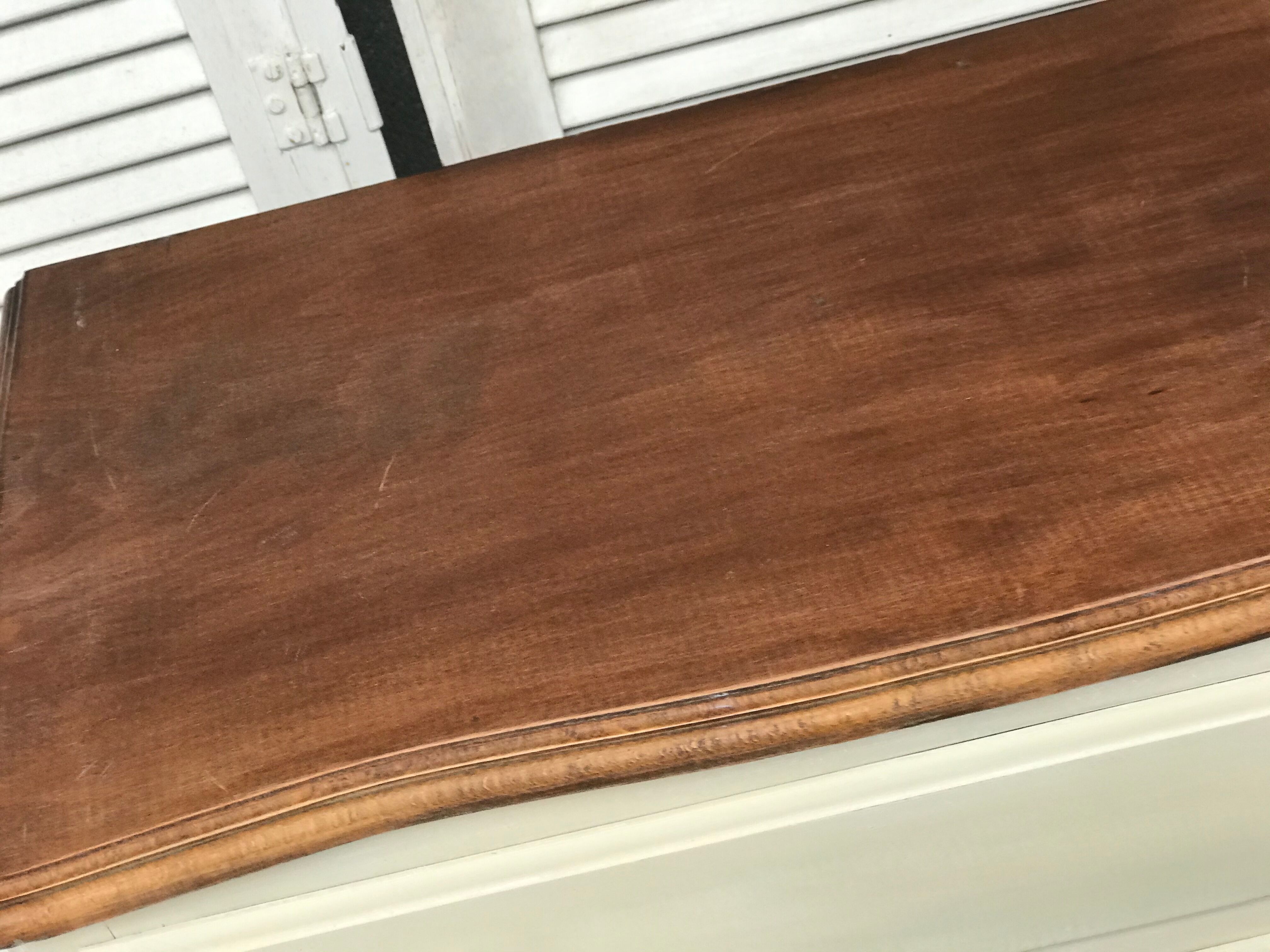 Old White chest of drawers