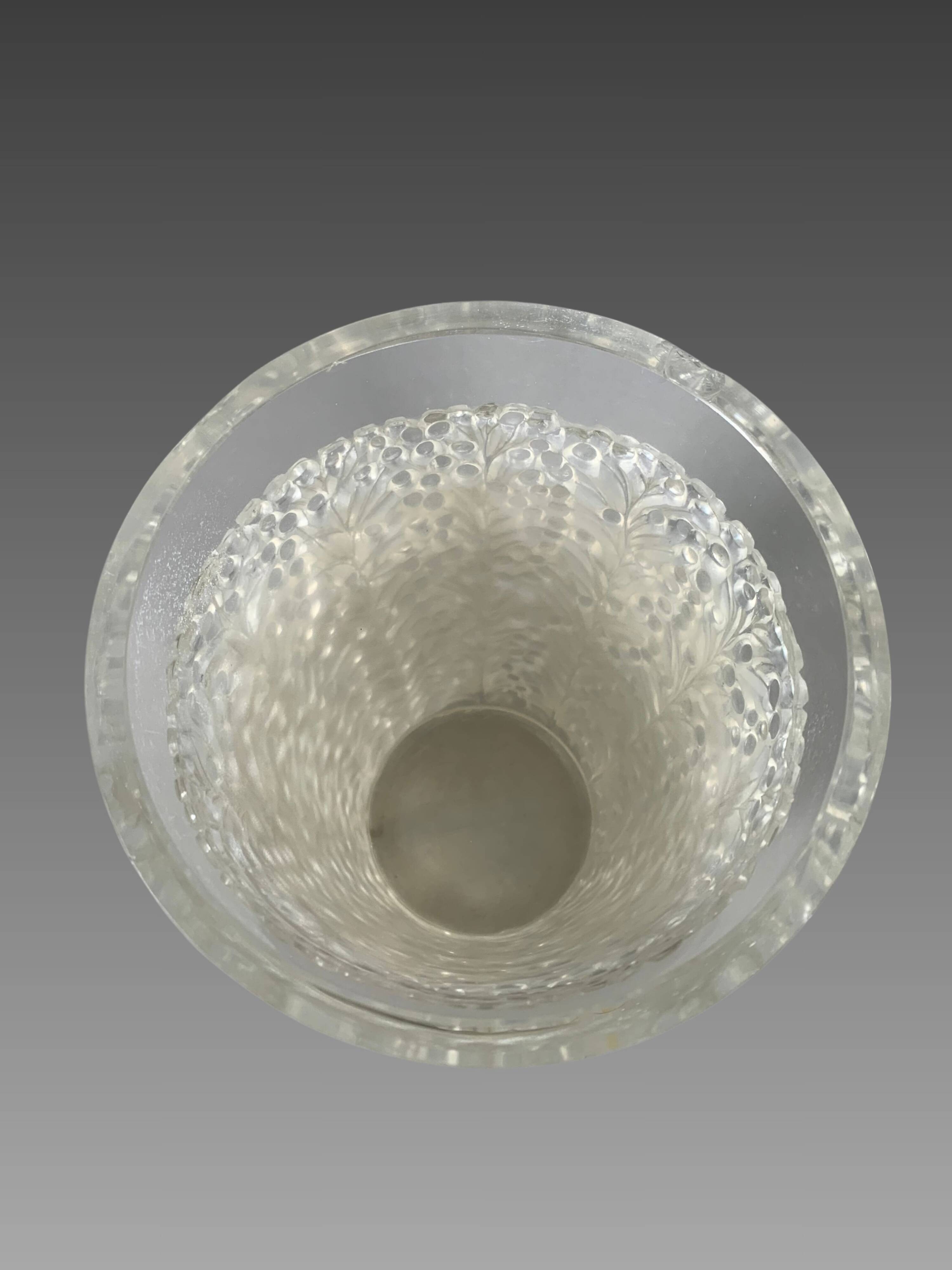 René Lalique (1860-1945) Vase "St Tropez", circa 1937 Art Deco